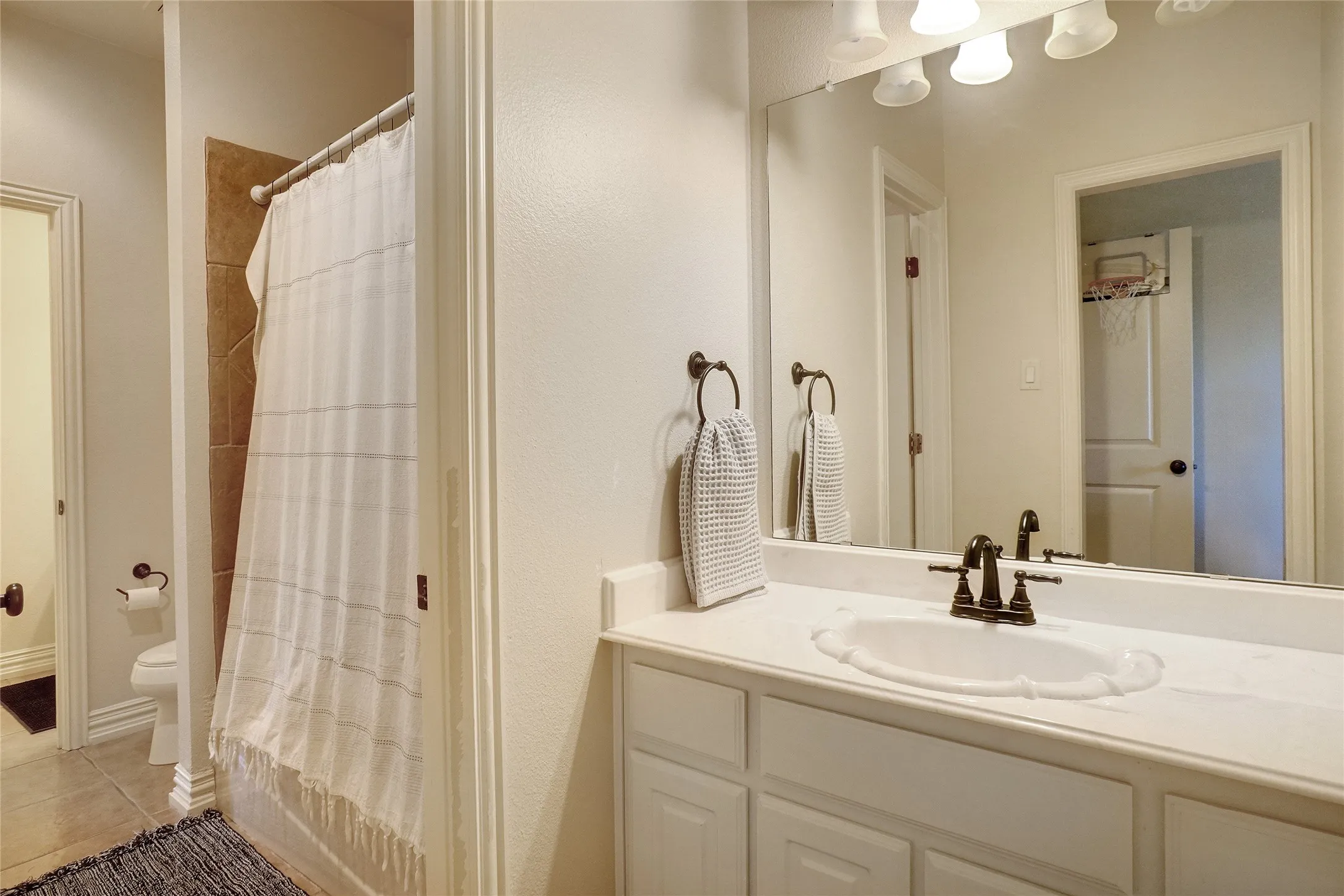 Single Family Residence For Sale in Denton County , 3333 Clubview Drive, Denton, Texas 76226, 4 Bedroom, 4 Bathroom, 3 Garage spaces, 3,530 Sqft, built in 2005, mls#21128838, Real Estate Agent in Denton, Homes For Sale in Denton county, Homes For Sale in Denton, Realtor in Denton Texas, Real Estate Brokerage Independent Realty Texas, Luminita Cordes Realtor