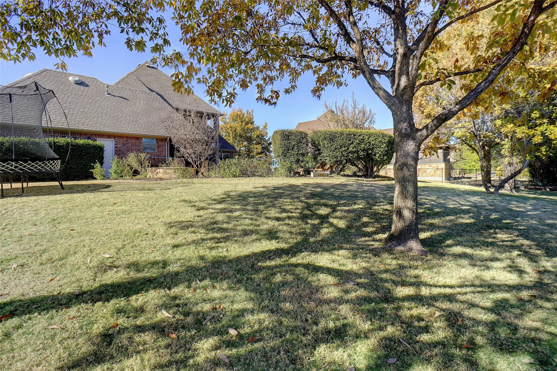 Single Family Residence For Sale in Denton County , 3333 Clubview Drive, Denton, Texas 76226, 4 Bedroom, 4 Bathroom, 3 Garage spaces, 3,530 Sqft, built in 2005, mls#21128838, Real Estate Agent in Denton, Homes For Sale in Denton county, Homes For Sale in Denton, Realtor in Denton Texas, Real Estate Brokerage Independent Realty Texas, Luminita Cordes Realtor