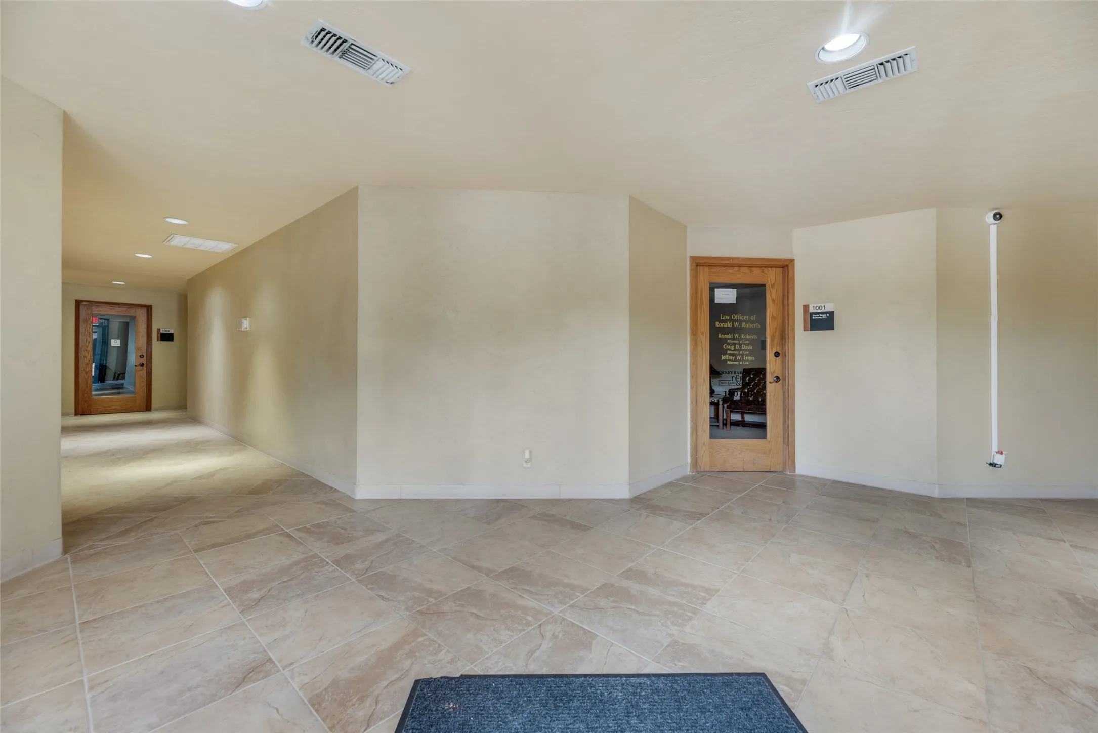 Office For Sale in Dallas County , 726 Dalworth Street, Grand Prairie, Texas 75050, 0, 0, Garage spaces, 0 Sqft, built in 1982, Preowned, mls#21128864, Real Estate Agent in Grand Prairie, Homes For Sale in Dallas county, Homes For Sale in Grand Prairie, Realtor in Grand Prairie Texas, Real Estate Brokerage Independent Realty Texas, Luminita Cordes Realtor