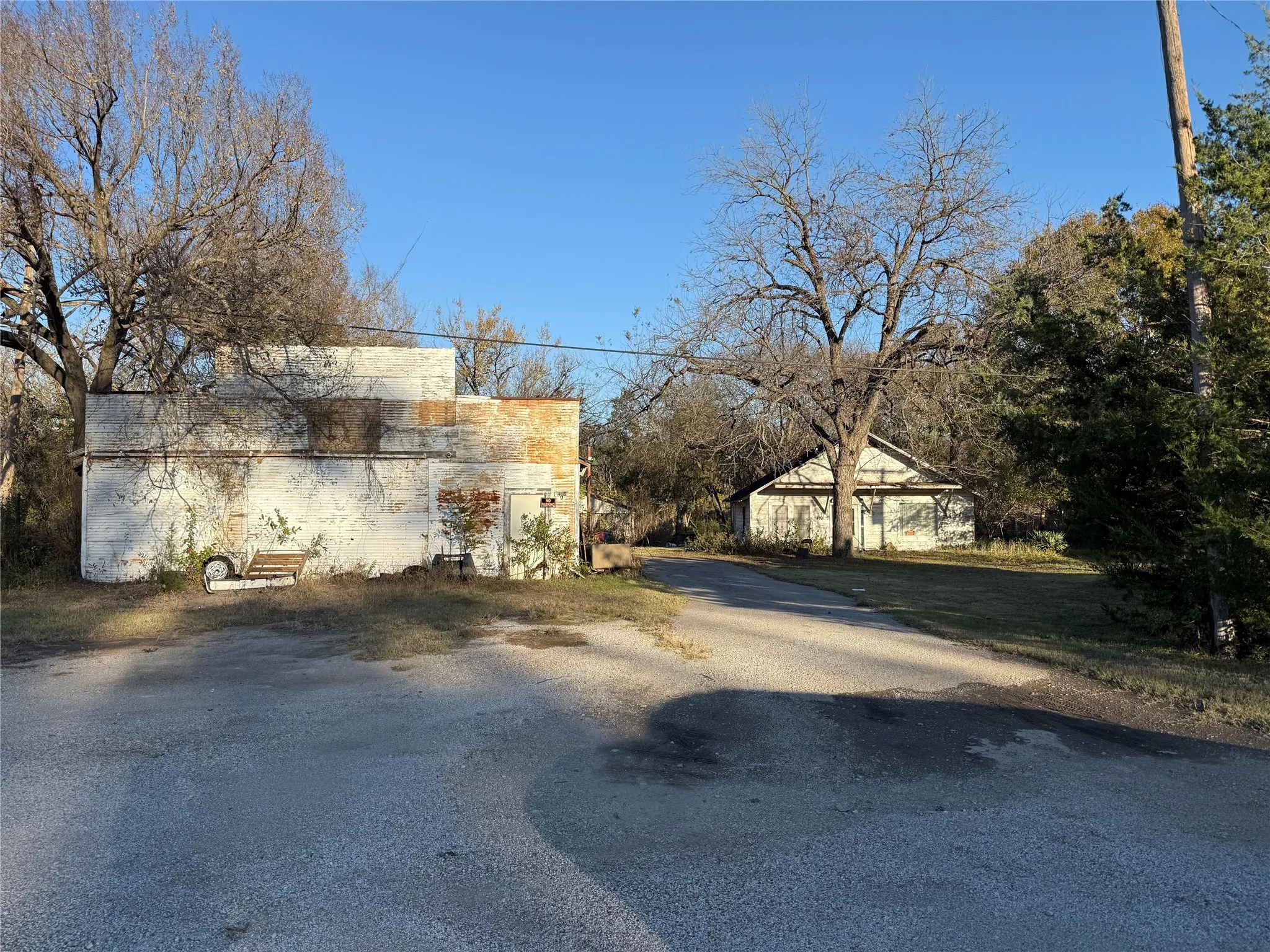 Improved Land For Sale in Johnson County , 408 N Parkway Drive, Alvarado, Texas 76009, 0, 0, Garage spaces, 0 Sqft, built in 1950, Price $225,000, mls#21129049, Real Estate Agent in Alvarado, Homes For Sale in Johnson county, Homes For Sale in Alvarado, Realtor in Alvarado Texas, Real Estate Brokerage Independent Realty Texas, Luminita Cordes Realtor
