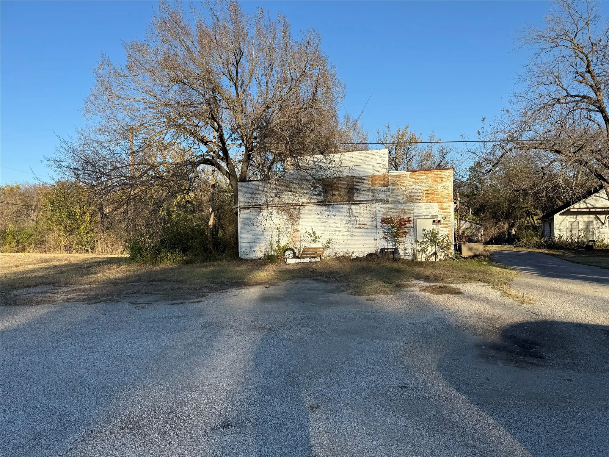 Improved Land For Sale in Johnson County , 408 N Parkway Drive, Alvarado, Texas 76009, 0, 0, Garage spaces, 0 Sqft, built in 1950, Price $225,000, mls#21129049, Real Estate Agent in Alvarado, Homes For Sale in Johnson county, Homes For Sale in Alvarado, Realtor in Alvarado Texas, Real Estate Brokerage Independent Realty Texas, Luminita Cordes Realtor