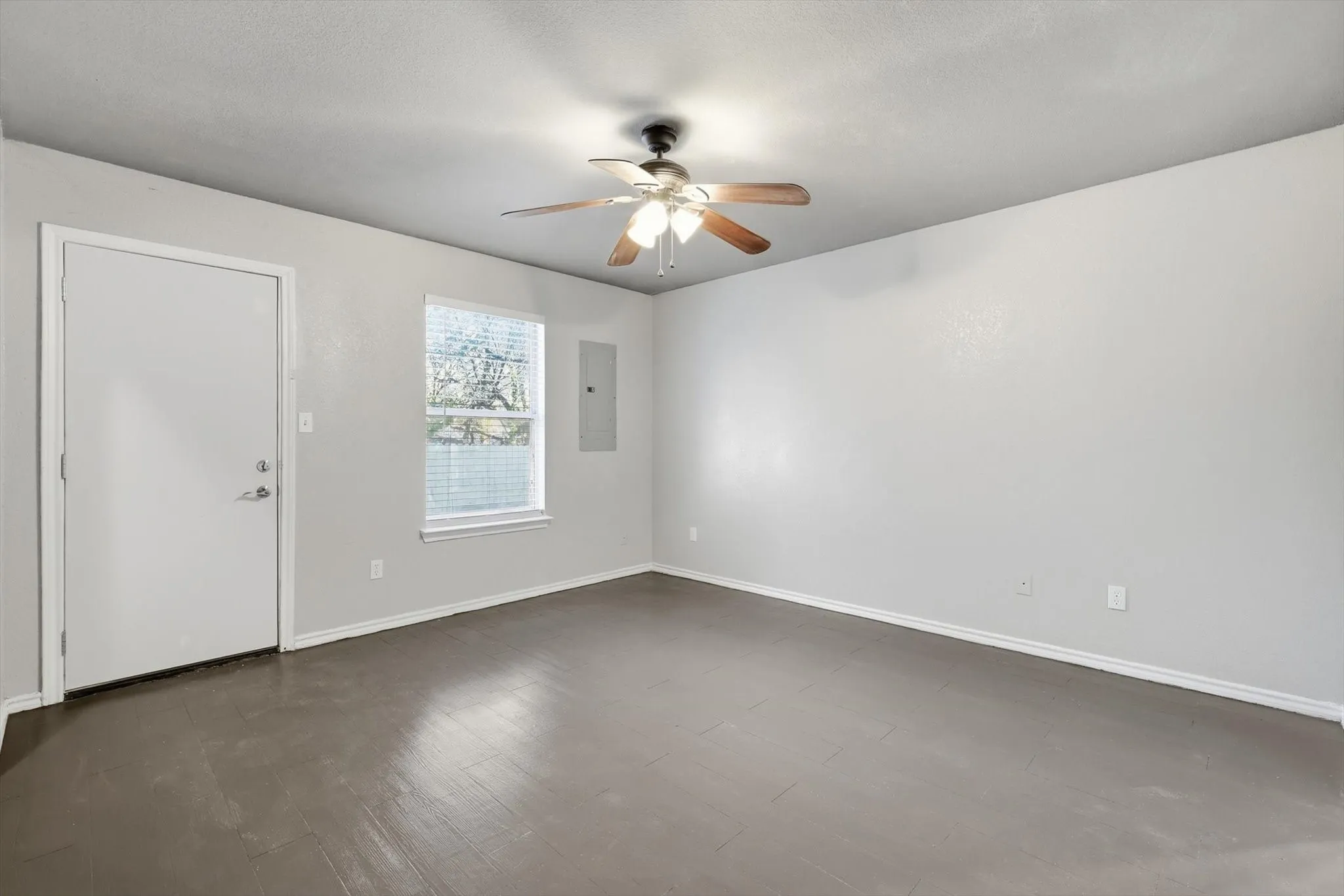 Duplex For Sale in Tarrant County , 2900 NW 29th Street, Fort Worth, Texas 76106, 3 Bedrooms, 2 Bathrooms, Garage spaces, 0 Sqft, built in 2007, Preowned, Price $399,000, mls#21129036, Real Estate Agent in Fort Worth, Homes For Sale in Tarrant county, Homes For Sale in Fort Worth, Realtor in Fort Worth Texas, Real Estate Brokerage Independent Realty Texas, Luminita Cordes Realtor
