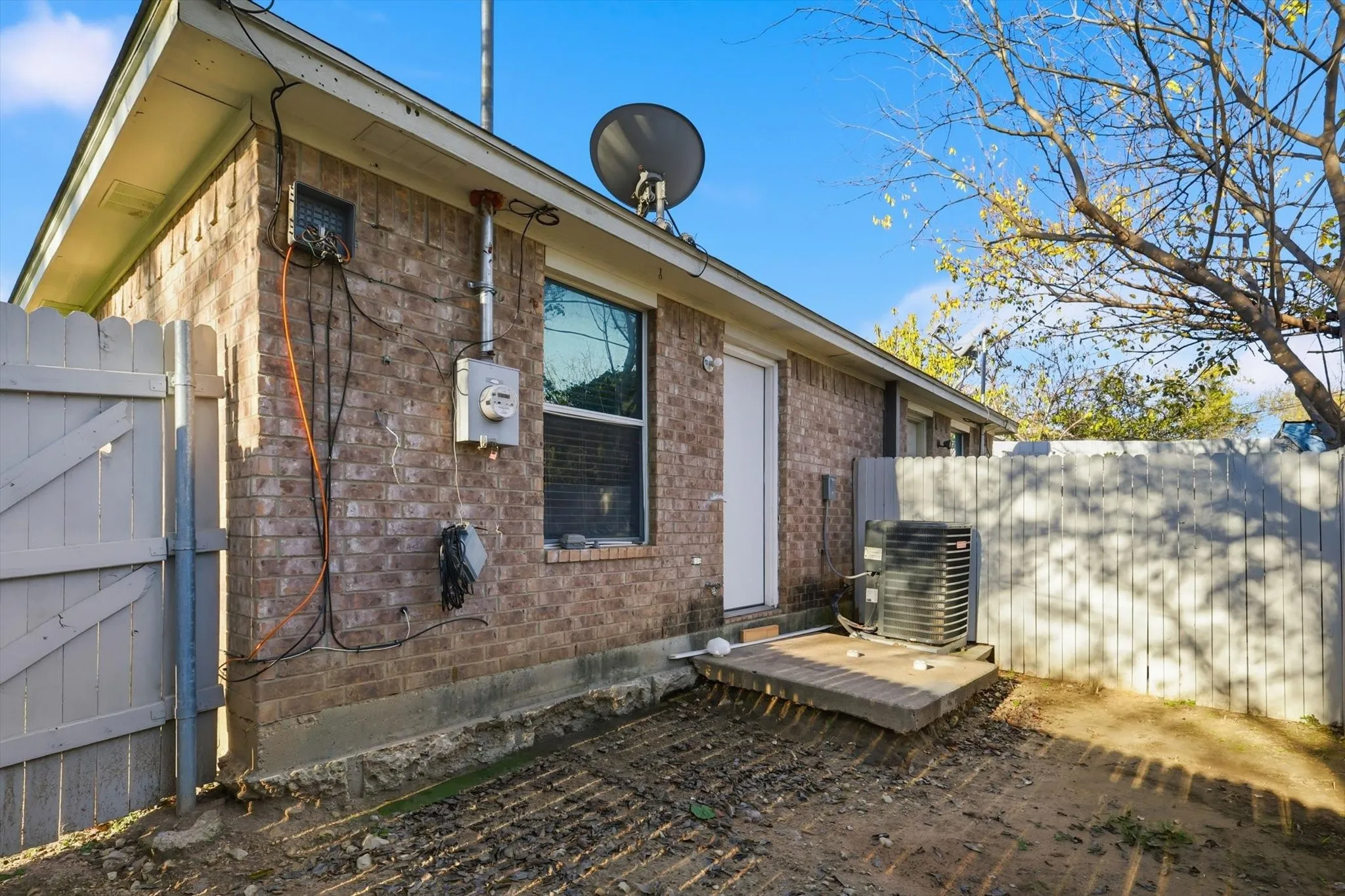 Duplex For Sale in Tarrant County , 2900 NW 29th Street, Fort Worth, Texas 76106, 3 Bedrooms, 2 Bathrooms, Garage spaces, 0 Sqft, built in 2007, Preowned, Price $399,000, mls#21129036, Real Estate Agent in Fort Worth, Homes For Sale in Tarrant county, Homes For Sale in Fort Worth, Realtor in Fort Worth Texas, Real Estate Brokerage Independent Realty Texas, Luminita Cordes Realtor
