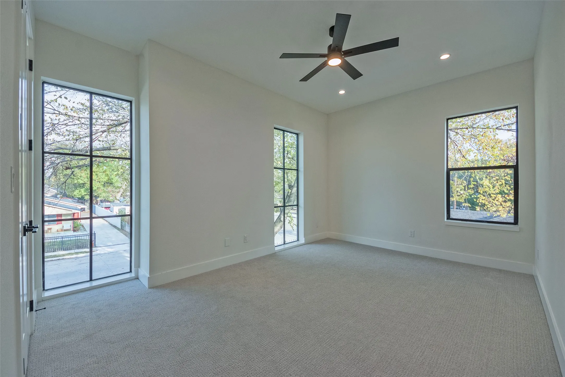 Single Family Residence For Sale in Dallas County , 519 Mount Auburn Avenue, Dallas, Texas 75223, 3 Bedroom, 3 Bathroom, 2 Garage spaces, 2,150 Sqft, built in 2020, mls#21129099, Real Estate Agent in Dallas, Homes For Sale in Dallas county, Homes For Sale in Dallas, Realtor in Dallas Texas, Real Estate Brokerage Independent Realty Texas, Luminita Cordes Realtor
