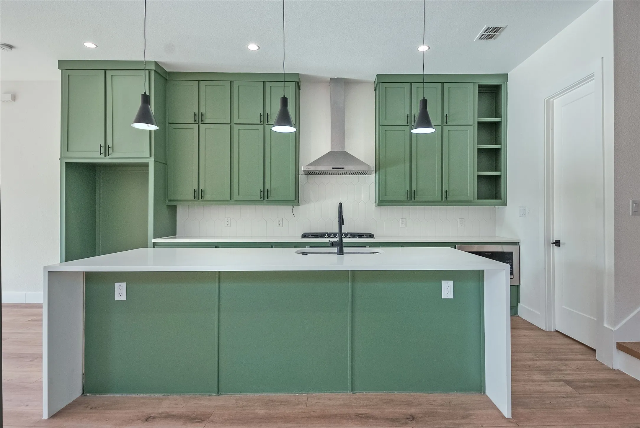 Single Family Residence For Sale in Dallas County , 519 Mount Auburn Avenue, Dallas, Texas 75223, 3 Bedroom, 3 Bathroom, 2 Garage spaces, 2,150 Sqft, built in 2020, mls#21129099, Real Estate Agent in Dallas, Homes For Sale in Dallas county, Homes For Sale in Dallas, Realtor in Dallas Texas, Real Estate Brokerage Independent Realty Texas, Luminita Cordes Realtor