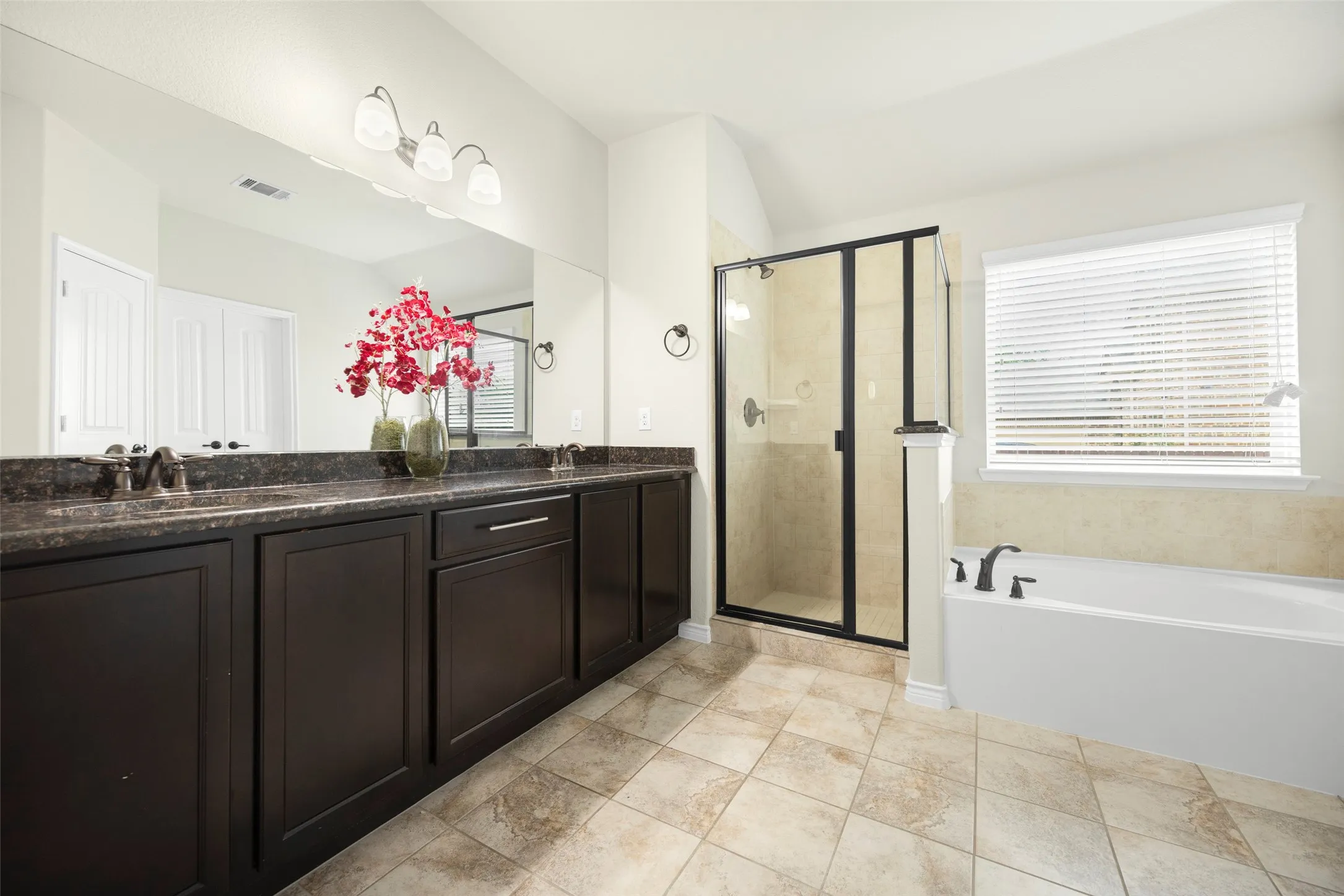 Single Family Residence For Sale in Collin County , 2606 Parkbridge Court, Wylie, Texas 75098, 3 Bedrooms, 2 Bathrooms, 2 Garage spaces, 1,890 Sqft, built in 2016, Preowned, Price $399,000, mls#21129231, Real Estate Agent in Wylie, Homes For Sale in Collin county, Homes For Sale in Wylie, Realtor in Wylie Texas, Real Estate Brokerage Independent Realty Texas, Luminita Cordes Realtor
