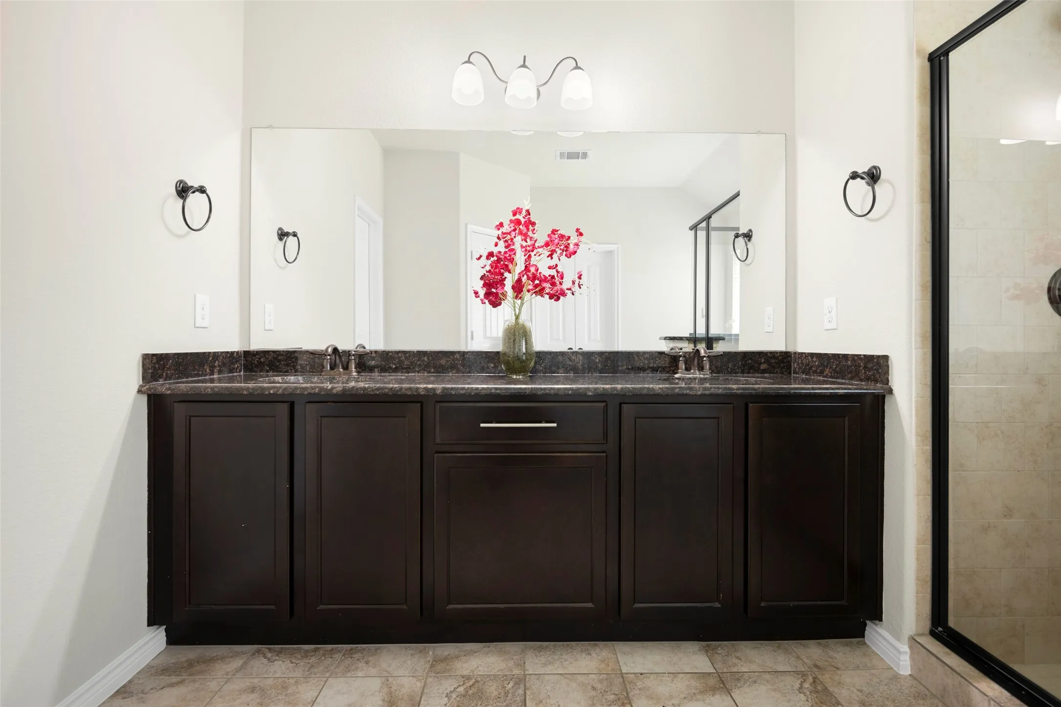 Single Family Residence For Sale in Collin County , 2606 Parkbridge Court, Wylie, Texas 75098, 3 Bedrooms, 2 Bathrooms, 2 Garage spaces, 1,890 Sqft, built in 2016, Preowned, Price $399,000, mls#21129231, Real Estate Agent in Wylie, Homes For Sale in Collin county, Homes For Sale in Wylie, Realtor in Wylie Texas, Real Estate Brokerage Independent Realty Texas, Luminita Cordes Realtor