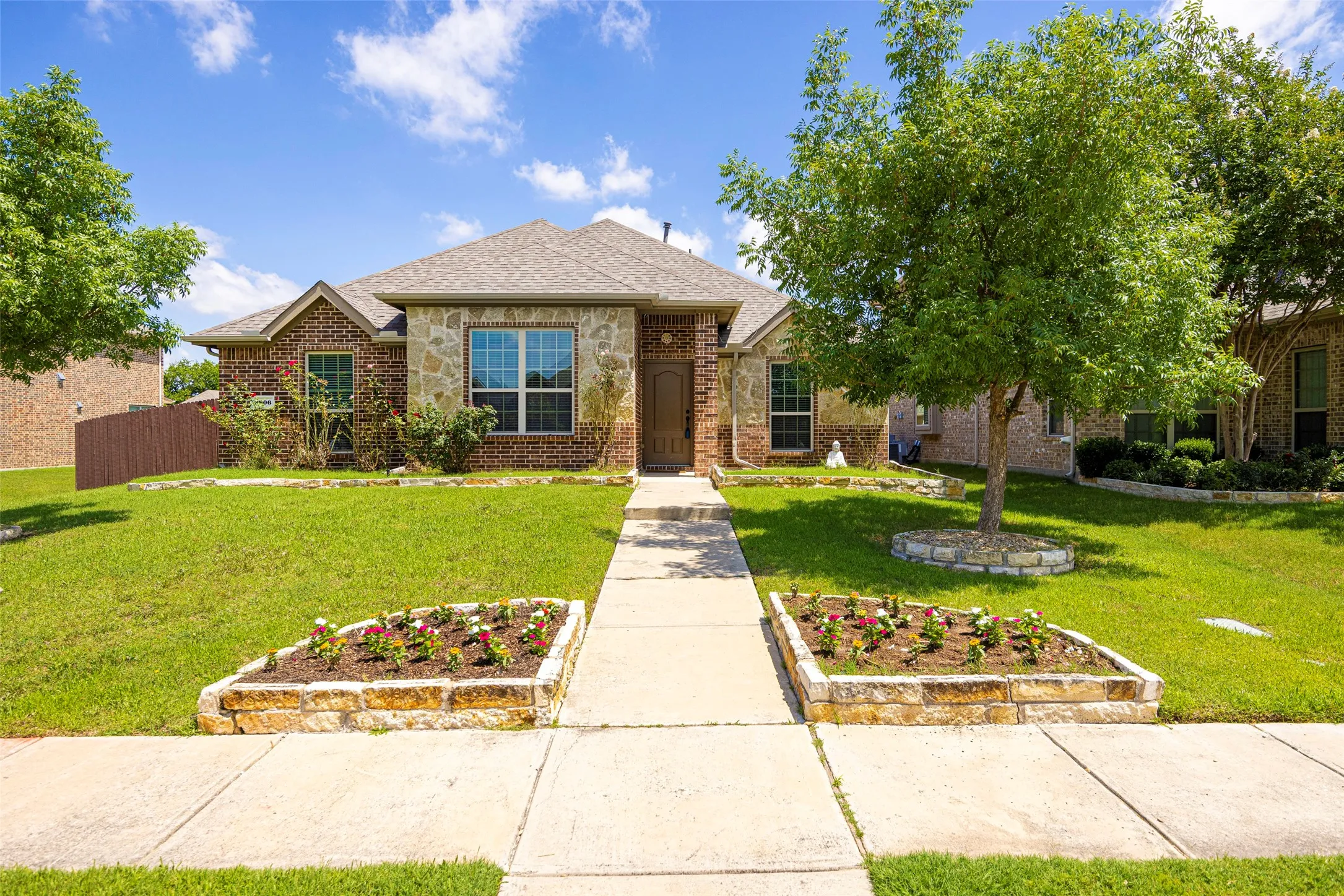 Single Family Residence For Sale in Collin County , 2606 Parkbridge Court, Wylie, Texas 75098, 3 Bedrooms, 2 Bathrooms, 2 Garage spaces, 1,890 Sqft, built in 2016, Preowned, Price $399,000, mls#21129231, Real Estate Agent in Wylie, Homes For Sale in Collin county, Homes For Sale in Wylie, Realtor in Wylie Texas, Real Estate Brokerage Independent Realty Texas, Luminita Cordes Realtor