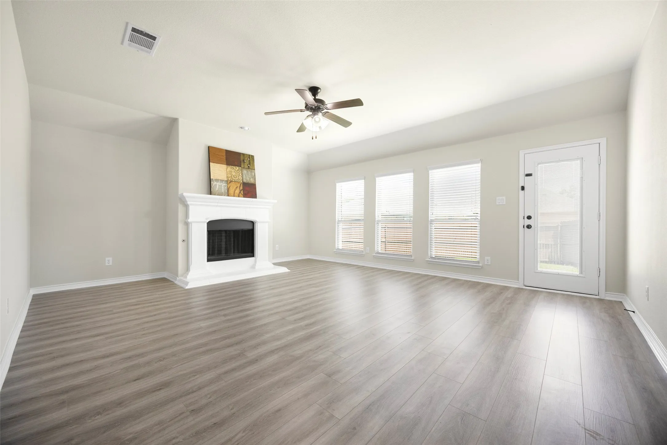 Single Family Residence For Sale in Collin County , 2606 Parkbridge Court, Wylie, Texas 75098, 3 Bedrooms, 2 Bathrooms, 2 Garage spaces, 1,890 Sqft, built in 2016, Preowned, Price $399,000, mls#21129231, Real Estate Agent in Wylie, Homes For Sale in Collin county, Homes For Sale in Wylie, Realtor in Wylie Texas, Real Estate Brokerage Independent Realty Texas, Luminita Cordes Realtor
