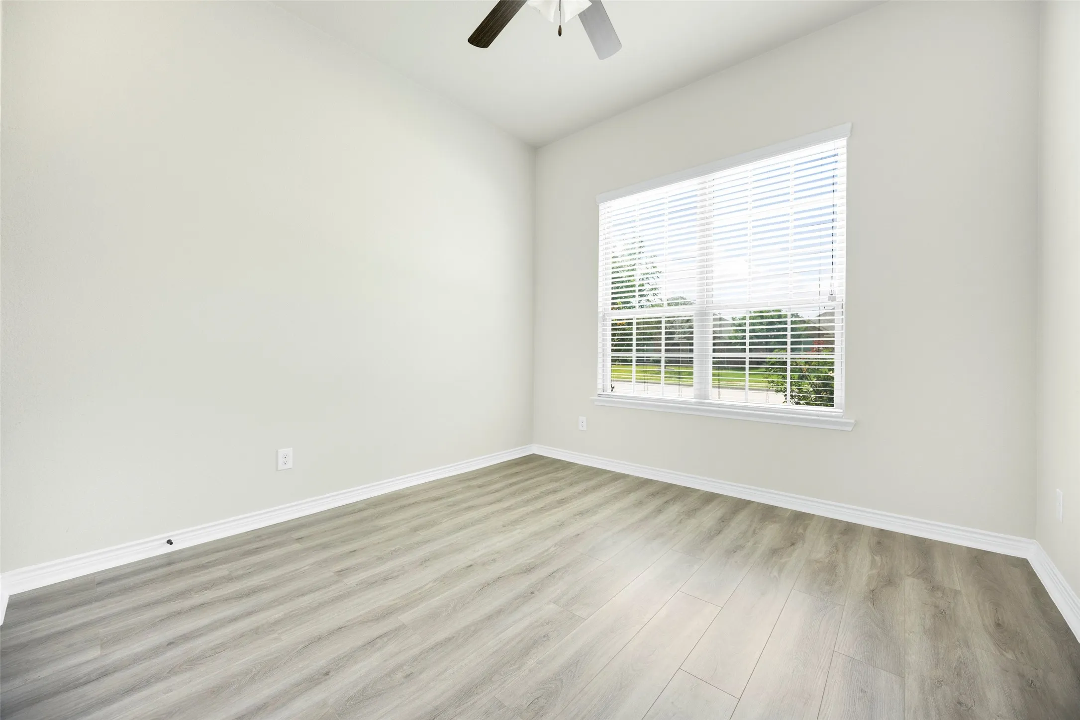 Single Family Residence For Sale in Collin County , 2606 Parkbridge Court, Wylie, Texas 75098, 3 Bedrooms, 2 Bathrooms, 2 Garage spaces, 1,890 Sqft, built in 2016, Preowned, Price $399,000, mls#21129231, Real Estate Agent in Wylie, Homes For Sale in Collin county, Homes For Sale in Wylie, Realtor in Wylie Texas, Real Estate Brokerage Independent Realty Texas, Luminita Cordes Realtor