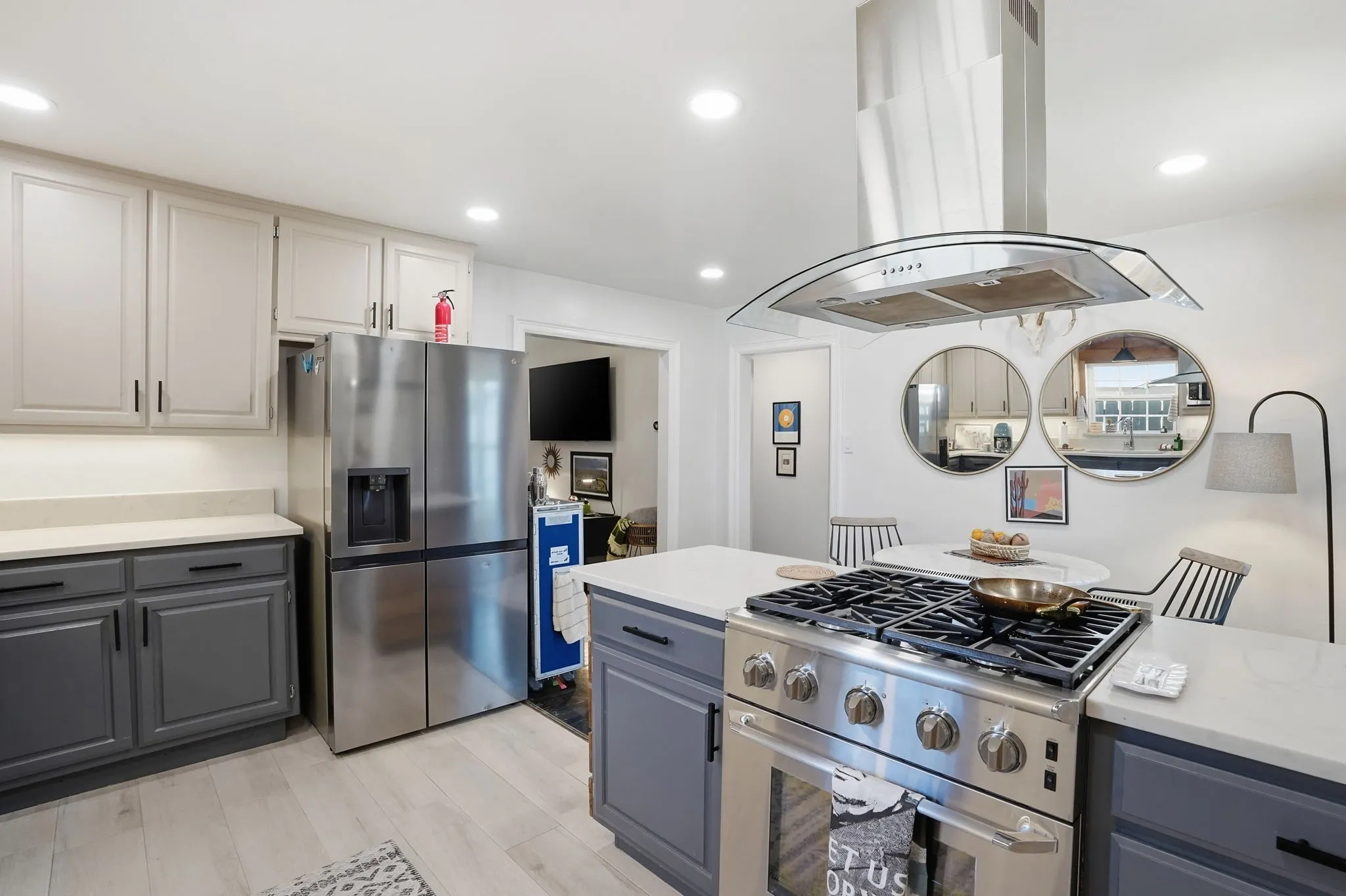 Single Family Residence For Sale in Tarrant County , 2824 Ryan Avenue, Fort Worth, Texas 76110, 2 Bedroom, 1 Bathroom, 2 Garage spaces, 1,109 Sqft, built in 1939, Preowned, mls#21094873, Real Estate Agent in Fort Worth, Homes For Sale in Tarrant county, Homes For Sale in Fort Worth, Realtor in Fort Worth Texas, Real Estate Brokerage Independent Realty Texas, Luminita Cordes Realtor