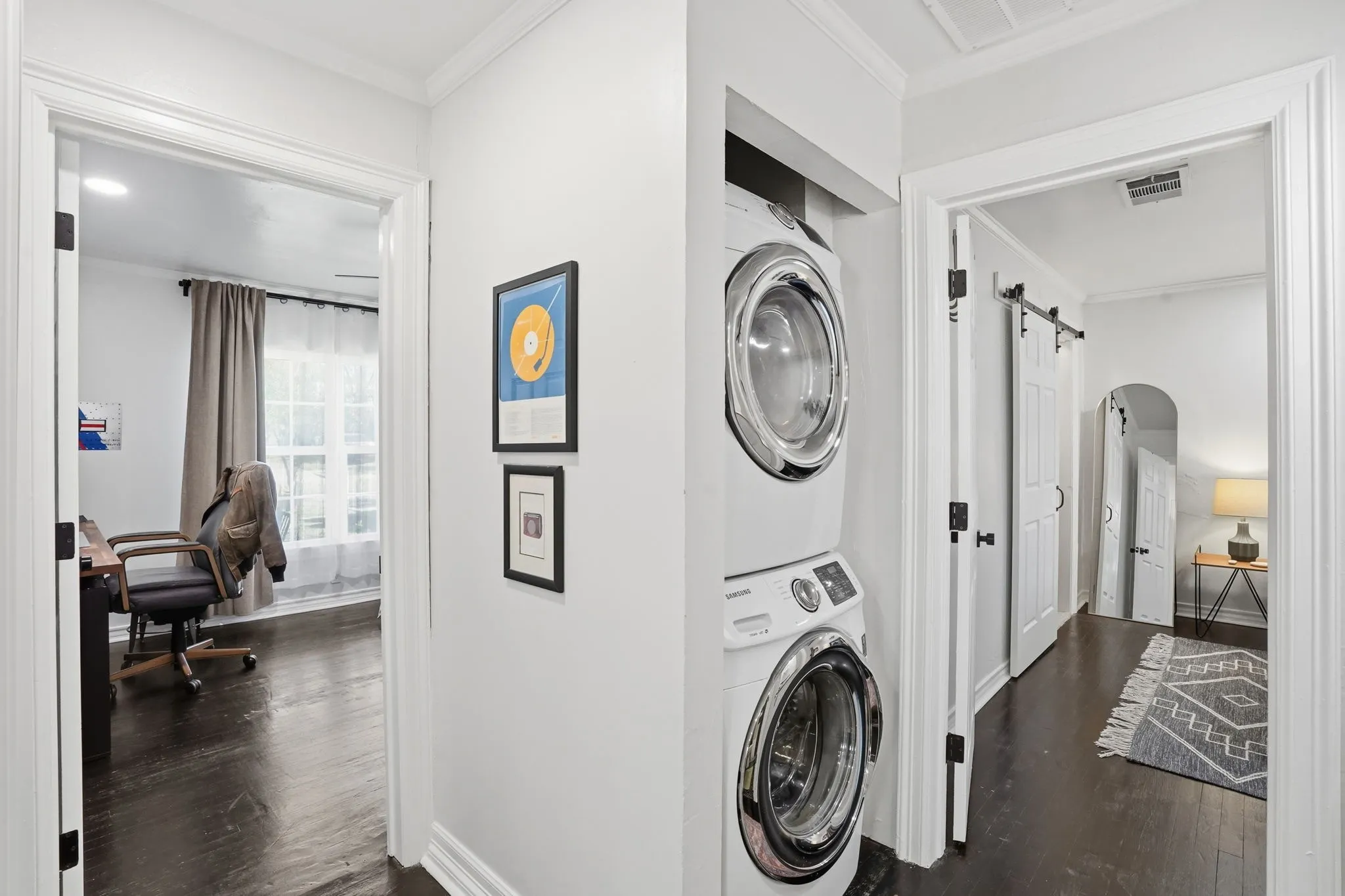 Single Family Residence For Sale in Tarrant County , 2824 Ryan Avenue, Fort Worth, Texas 76110, 2 Bedroom, 1 Bathroom, 2 Garage spaces, 1,109 Sqft, built in 1939, Preowned, mls#21094873, Real Estate Agent in Fort Worth, Homes For Sale in Tarrant county, Homes For Sale in Fort Worth, Realtor in Fort Worth Texas, Real Estate Brokerage Independent Realty Texas, Luminita Cordes Realtor