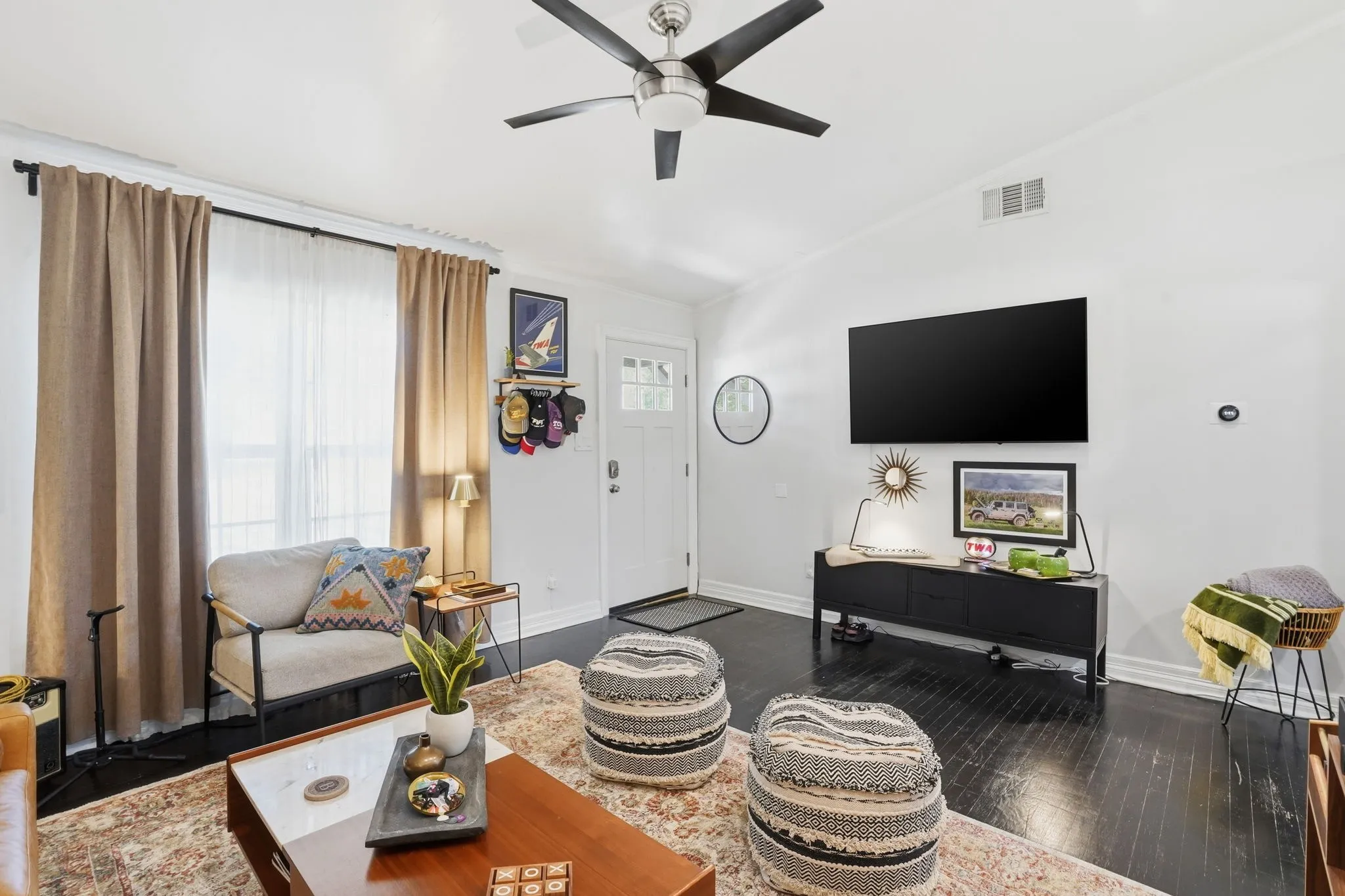 Single Family Residence For Sale in Tarrant County , 2824 Ryan Avenue, Fort Worth, Texas 76110, 2 Bedroom, 1 Bathroom, 2 Garage spaces, 1,109 Sqft, built in 1939, Preowned, mls#21094873, Real Estate Agent in Fort Worth, Homes For Sale in Tarrant county, Homes For Sale in Fort Worth, Realtor in Fort Worth Texas, Real Estate Brokerage Independent Realty Texas, Luminita Cordes Realtor