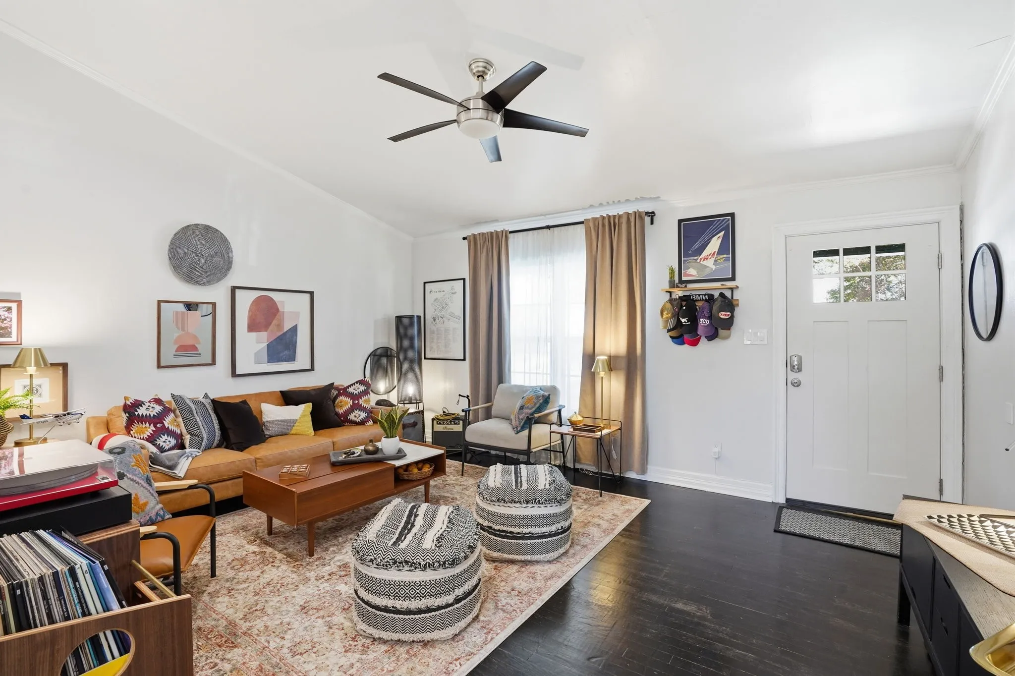 Single Family Residence For Sale in Tarrant County , 2824 Ryan Avenue, Fort Worth, Texas 76110, 2 Bedroom, 1 Bathroom, 2 Garage spaces, 1,109 Sqft, built in 1939, Preowned, mls#21094873, Real Estate Agent in Fort Worth, Homes For Sale in Tarrant county, Homes For Sale in Fort Worth, Realtor in Fort Worth Texas, Real Estate Brokerage Independent Realty Texas, Luminita Cordes Realtor