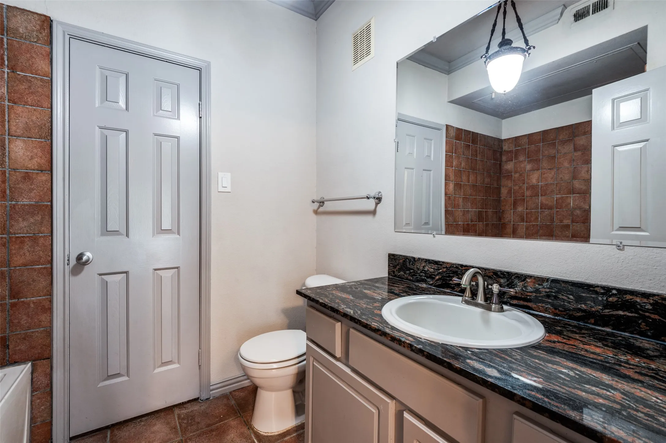 Condominium For Sale in Collin County , 2524 Preston Road 1404, Plano, Texas 75093, 2 Bedroom, 2 Bathroom, 1 Garage spaces, 1,406 Sqft, built in 1995, Preowned, mls#21129275, Real Estate Agent in Plano, Homes For Sale in Collin county, Homes For Sale in Plano, Realtor in Plano Texas, Real Estate Brokerage Independent Realty Texas, Luminita Cordes Realtor