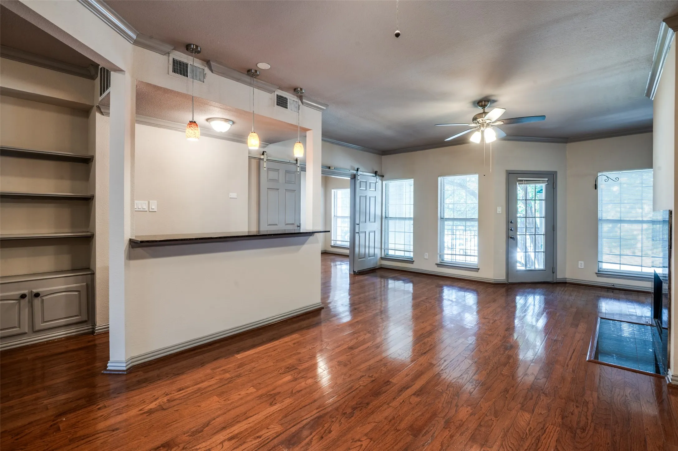 Condominium For Sale in Collin County , 2524 Preston Road 1404, Plano, Texas 75093, 2 Bedroom, 2 Bathroom, 1 Garage spaces, 1,406 Sqft, built in 1995, Preowned, mls#21129275, Real Estate Agent in Plano, Homes For Sale in Collin county, Homes For Sale in Plano, Realtor in Plano Texas, Real Estate Brokerage Independent Realty Texas, Luminita Cordes Realtor