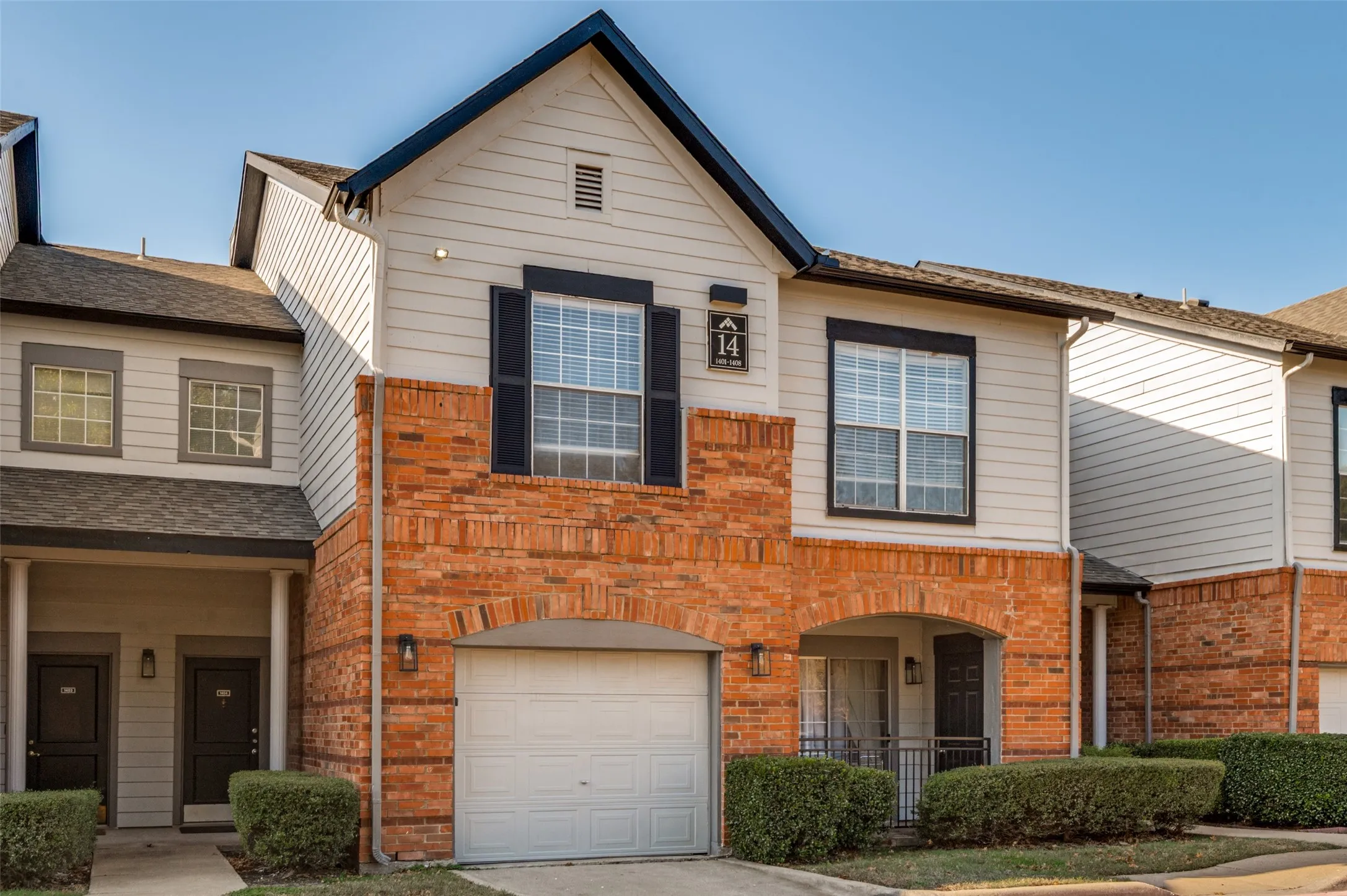 Condominium For Sale in Collin County , 2524 Preston Road 1404, Plano, Texas 75093, 2 Bedroom, 2 Bathroom, 1 Garage spaces, 1,406 Sqft, built in 1995, Preowned, mls#21129275, Real Estate Agent in Plano, Homes For Sale in Collin county, Homes For Sale in Plano, Realtor in Plano Texas, Real Estate Brokerage Independent Realty Texas, Luminita Cordes Realtor