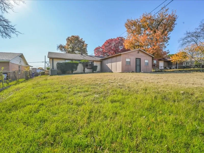 Single Family Residence For Sale in Dallas County , 509 Bluewood Drive, Dallas, Texas 75232, 3 Bedroom, 1 Bathroom, 1 Garage spaces, 1,178 Sqft, built in 1958, mls#21129496, Real Estate Agent in Dallas, Homes For Sale in Dallas county, Homes For Sale in Dallas, Realtor in Dallas Texas, Real Estate Brokerage Independent Realty Texas, Luminita Cordes Realtor
