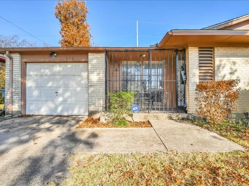 Single Family Residence For Sale in Dallas County , 509 Bluewood Drive, Dallas, Texas 75232, 3 Bedroom, 1 Bathroom, 1 Garage spaces, 1,178 Sqft, built in 1958, mls#21129496, Real Estate Agent in Dallas, Homes For Sale in Dallas county, Homes For Sale in Dallas, Realtor in Dallas Texas, Real Estate Brokerage Independent Realty Texas, Luminita Cordes Realtor