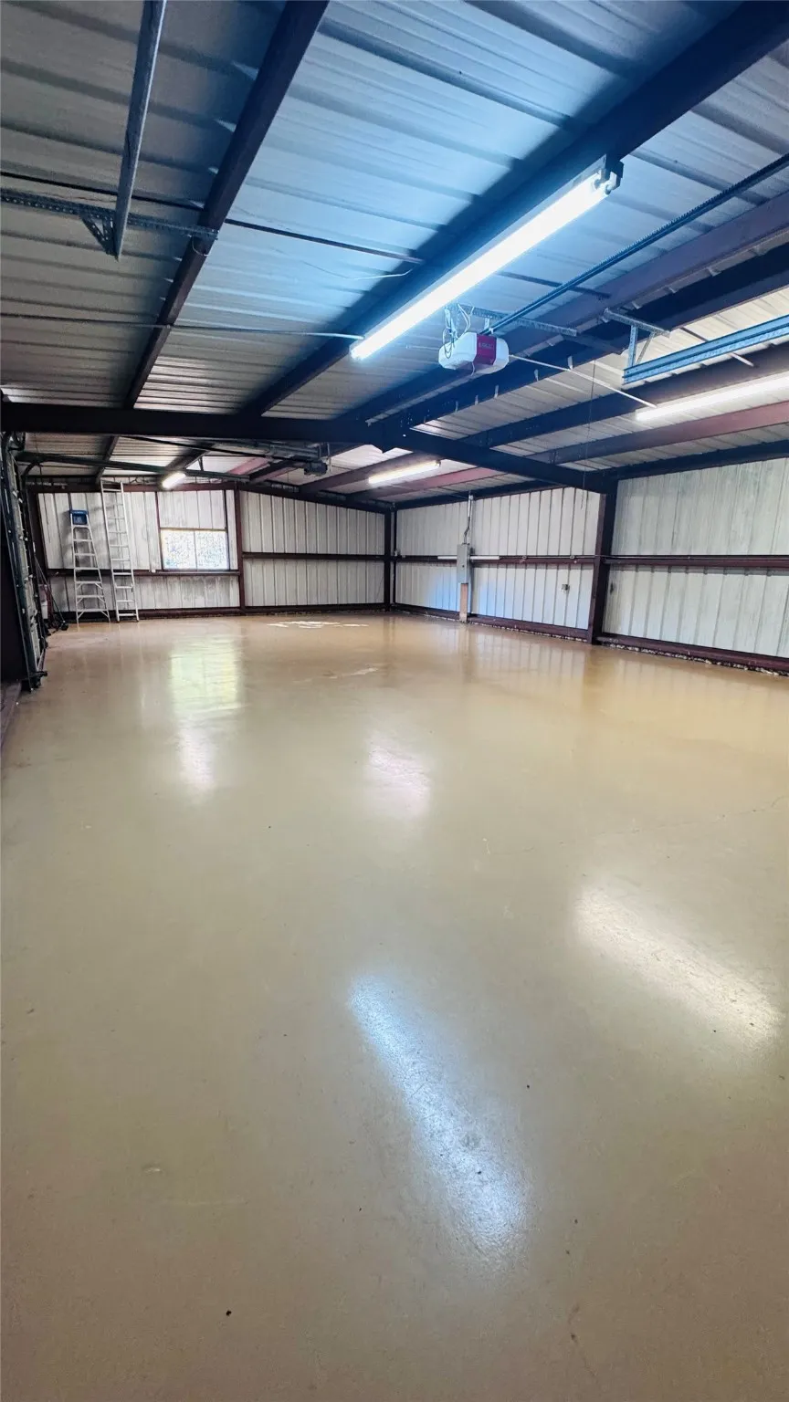 Warehouse For Rent in Van Zandt County , 573 W State HWY 243, Canton, Texas 75103, 0, 0, Garage spaces, 0 Sqft, built in 2007, Preowned, Price $995, mls#21129535, Real Estate Agent in Canton, Homes For Rent in Van Zandt county, Homes For Rent in Canton, Realtor in Canton Texas, Real Estate Brokerage Independent Realty Texas, Luminita Cordes Realtor
