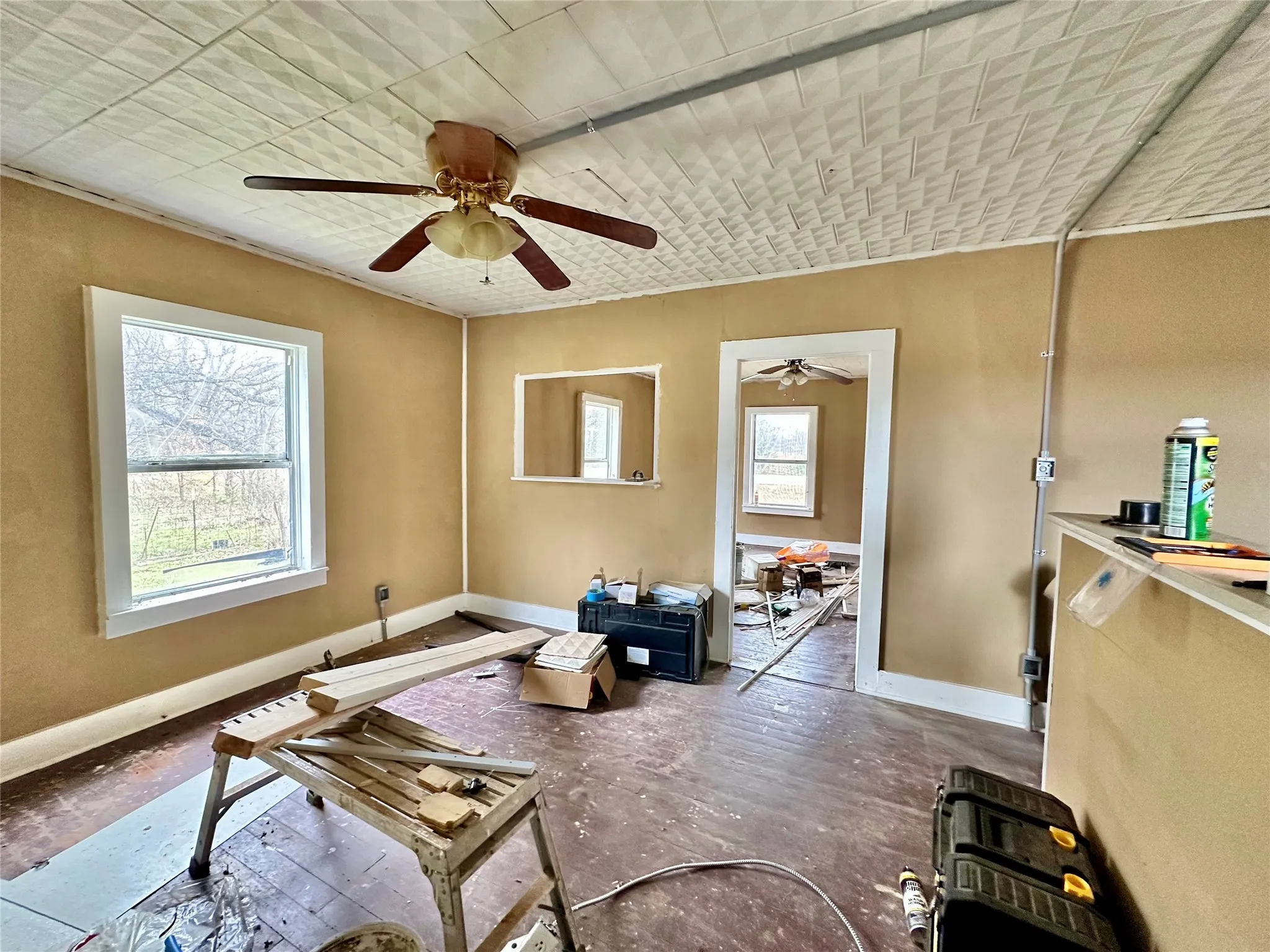 Single Family Residence For Sale in Hopkins County , 6049 Farm Road 3236, Dike, Texas 75437, 2 Bedroom, 1 Bathroom, Garage spaces, 932 Sqft, built in 1940, mls#21129575, Real Estate Agent in Dike, Homes For Sale in Hopkins county, Homes For Sale in Dike, Realtor in Dike Texas, Real Estate Brokerage Independent Realty Texas, Luminita Cordes Realtor