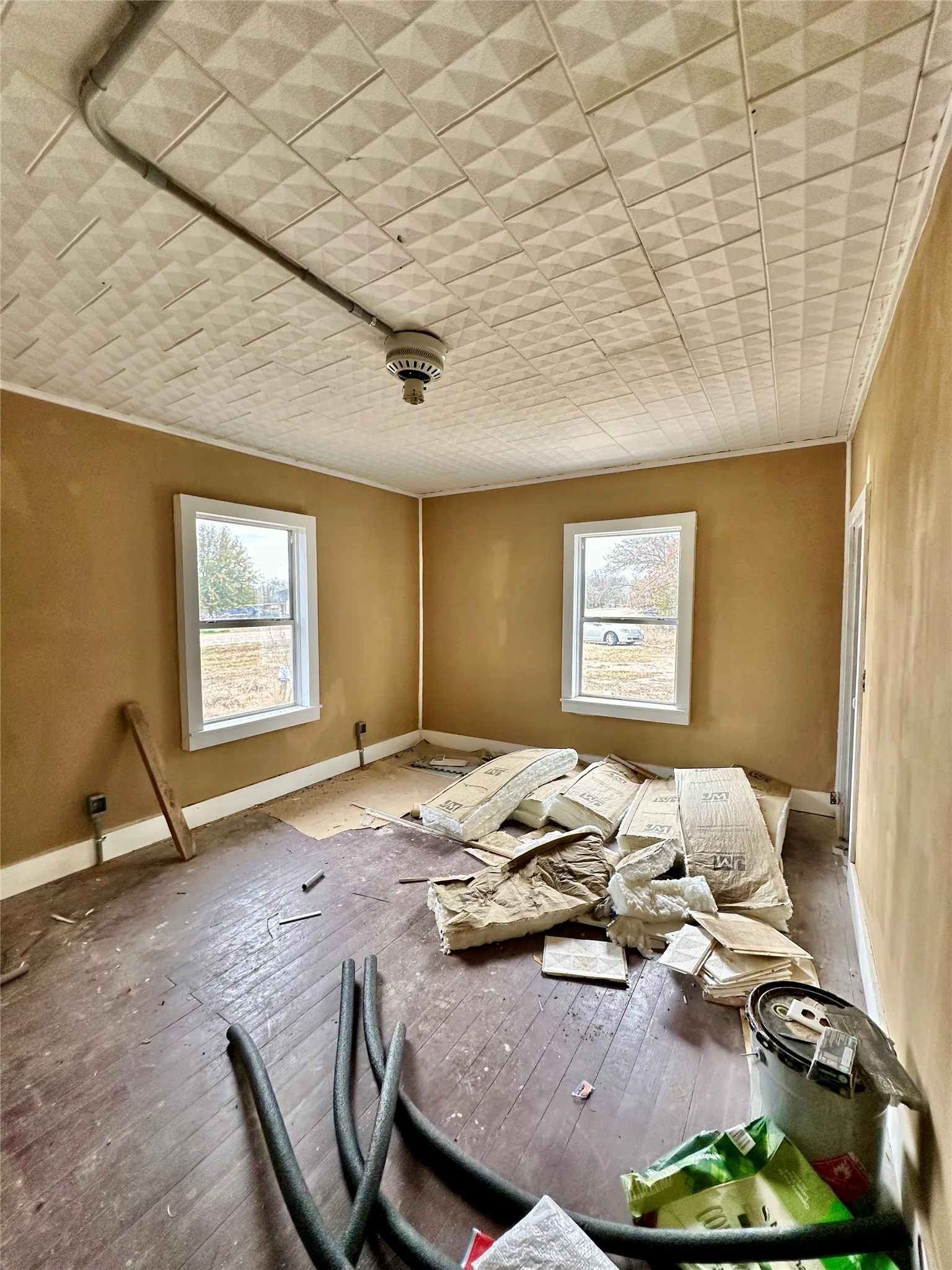 Single Family Residence For Sale in Hopkins County , 6049 Farm Road 3236, Dike, Texas 75437, 2 Bedroom, 1 Bathroom, Garage spaces, 932 Sqft, built in 1940, mls#21129575, Real Estate Agent in Dike, Homes For Sale in Hopkins county, Homes For Sale in Dike, Realtor in Dike Texas, Real Estate Brokerage Independent Realty Texas, Luminita Cordes Realtor
