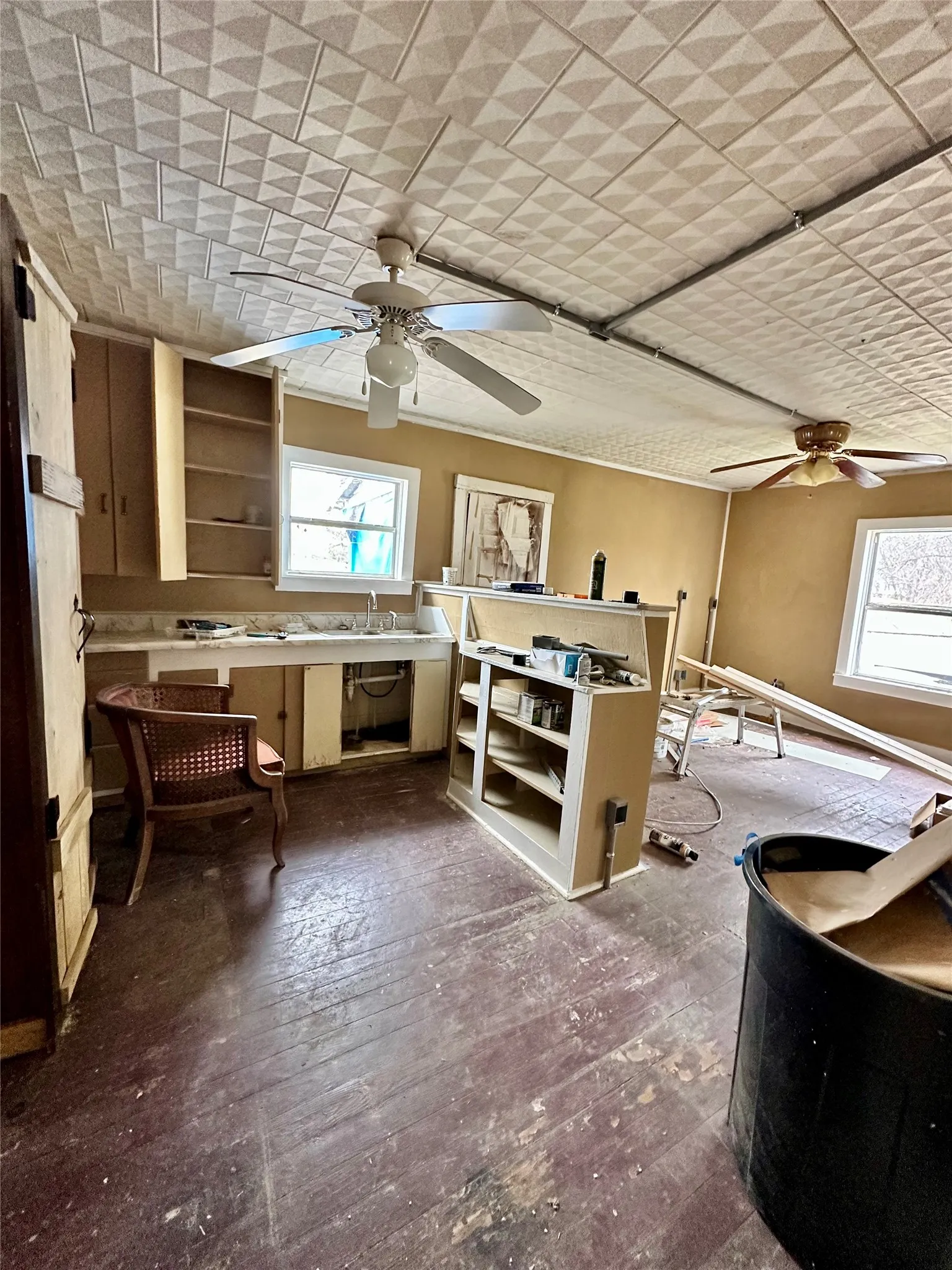 Single Family Residence For Sale in Hopkins County , 6049 Farm Road 3236, Dike, Texas 75437, 2 Bedroom, 1 Bathroom, Garage spaces, 932 Sqft, built in 1940, mls#21129575, Real Estate Agent in Dike, Homes For Sale in Hopkins county, Homes For Sale in Dike, Realtor in Dike Texas, Real Estate Brokerage Independent Realty Texas, Luminita Cordes Realtor