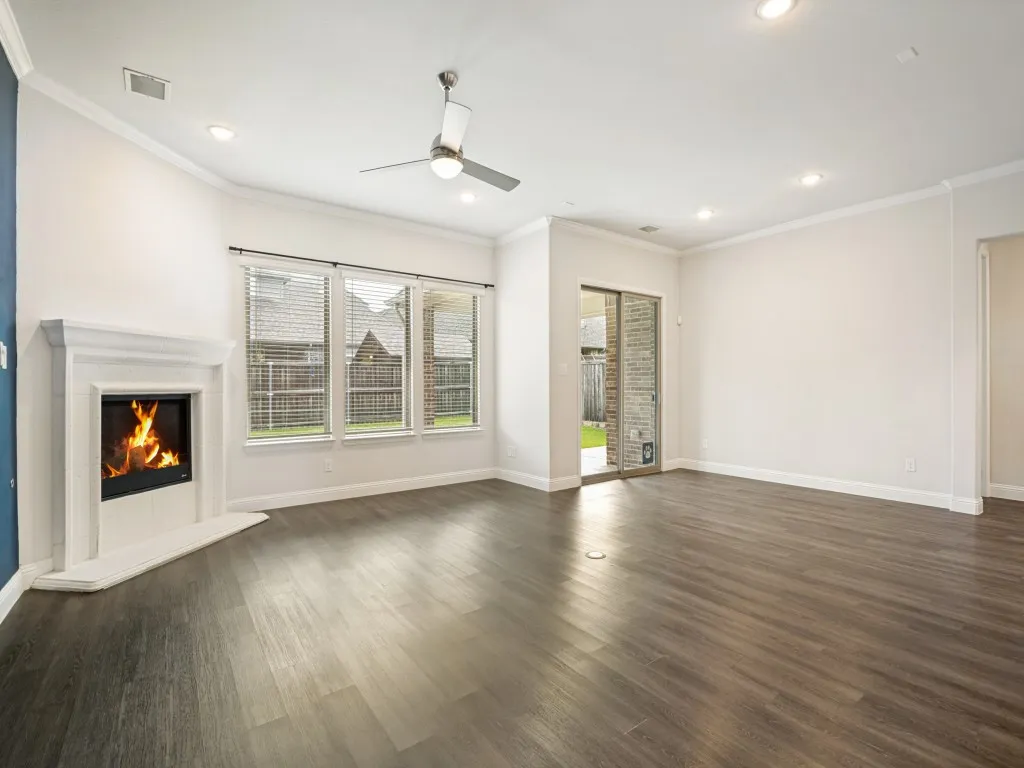 Single Family Residence For Sale in Rockwall County , 918 Colby Bluff Drive, Rockwall, Texas 75087, 4 Bedroom, 3 Bathroom, 2 Garage spaces, 2,810 Sqft, built in 2018, Preowned, mls#21124262, Real Estate Agent in Rockwall, Homes For Sale in Rockwall county, Homes For Sale in Rockwall, Realtor in Rockwall Texas, Real Estate Brokerage Independent Realty Texas, Luminita Cordes Realtor