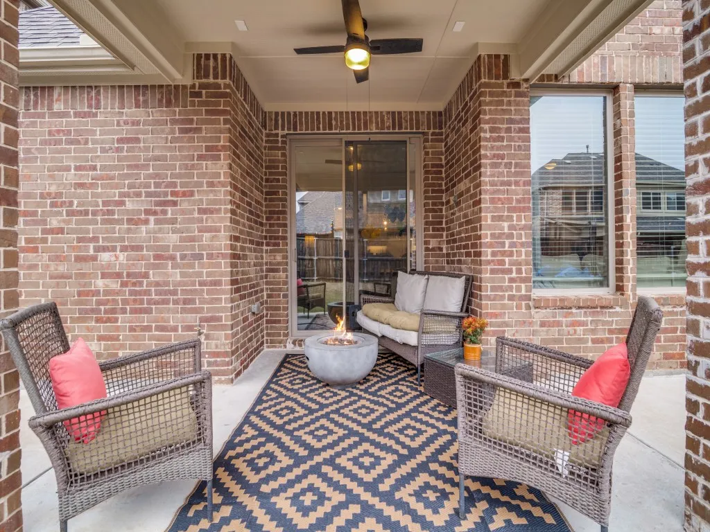 Covered patio with extended concrete