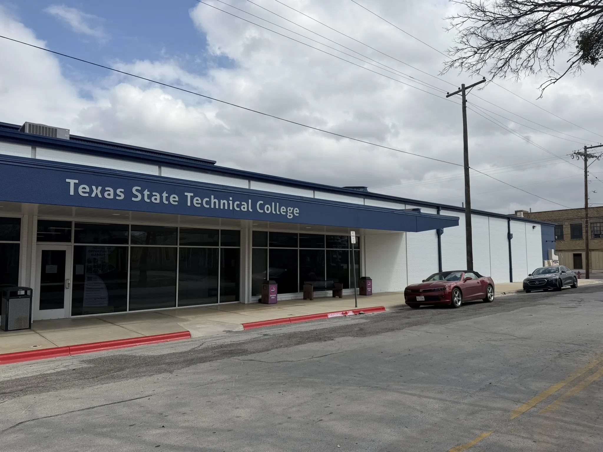 Apartment For Sale in Brown County , 401 Main Street, Brownwood, Texas 76801, 20 Bedrooms, 10 Bathrooms, Garage spaces, 0 Sqft, built in 1990, Preowned, Price $870,000, mls#21129647, Real Estate Agent in Brownwood, Homes For Sale in Brown county, Homes For Sale in Brownwood, Realtor in Brownwood Texas, Real Estate Brokerage Independent Realty Texas, Luminita Cordes Realtor