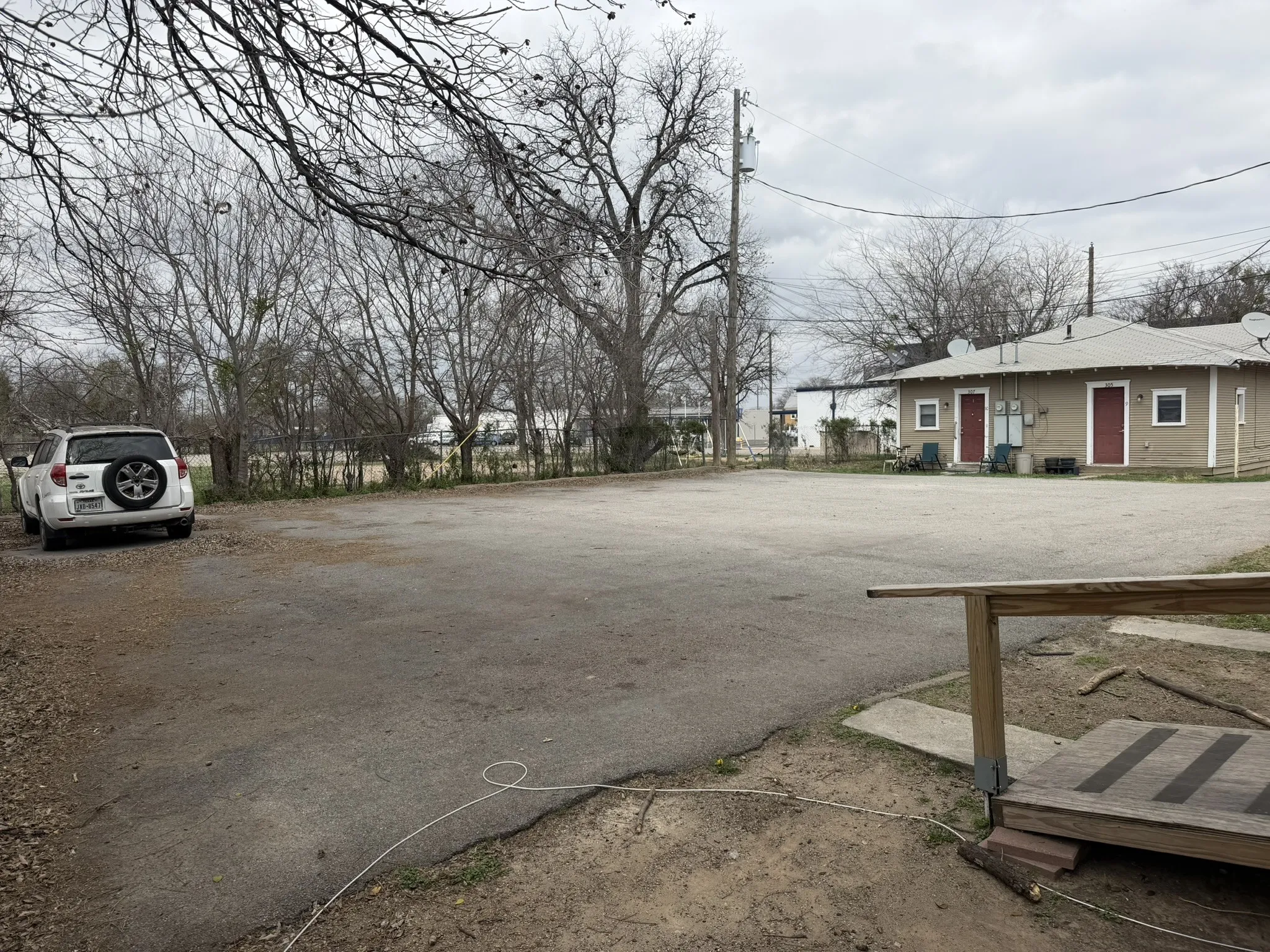 Apartment For Sale in Brown County , 401 Main Street, Brownwood, Texas 76801, 20 Bedrooms, 10 Bathrooms, Garage spaces, 0 Sqft, built in 1990, Preowned, Price $870,000, mls#21129647, Real Estate Agent in Brownwood, Homes For Sale in Brown county, Homes For Sale in Brownwood, Realtor in Brownwood Texas, Real Estate Brokerage Independent Realty Texas, Luminita Cordes Realtor