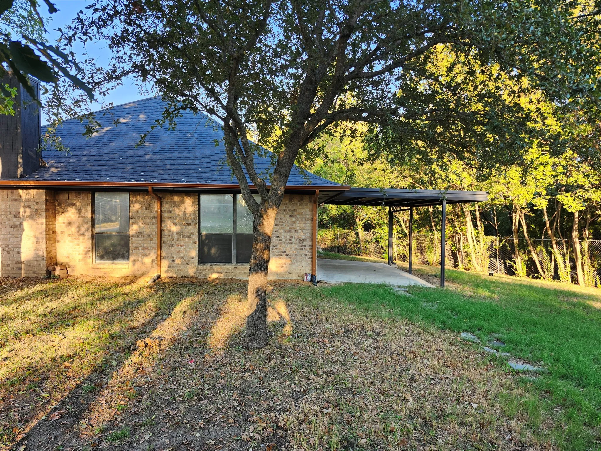 Single Family Residence For Sale in Dallas County , 1502 Knob Hill Drive, Garland, Texas 75043, 3 Bedroom, 2 Bathroom, 2 Garage spaces, 1,914 Sqft, built in 1985, Preowned, mls#21128121, Real Estate Agent in Garland, Homes For Sale in Dallas county, Homes For Sale in Garland, Realtor in Garland Texas, Real Estate Brokerage Independent Realty Texas, Luminita Cordes Realtor