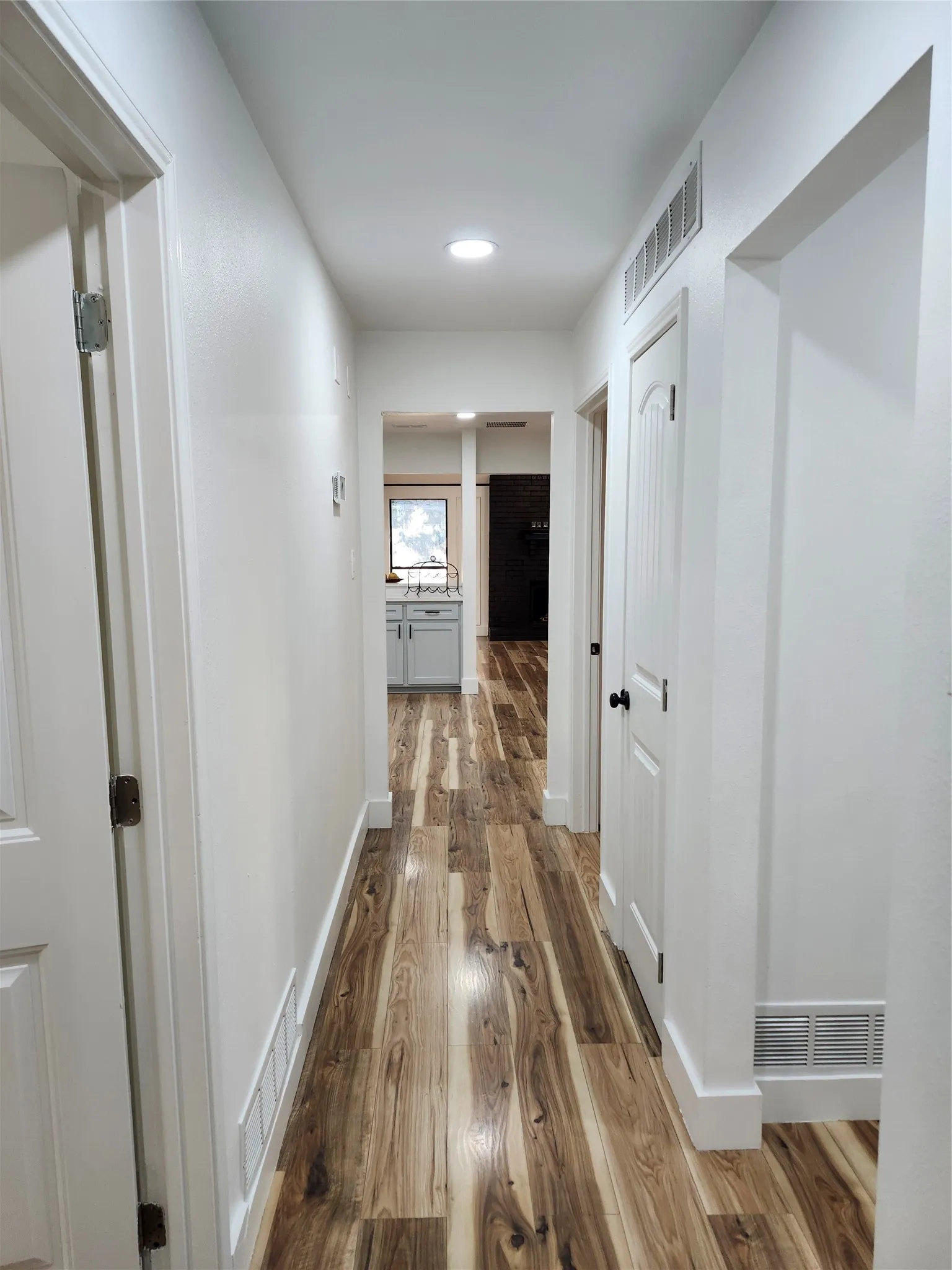 Single Family Residence For Sale in Dallas County , 1502 Knob Hill Drive, Garland, Texas 75043, 3 Bedroom, 2 Bathroom, 2 Garage spaces, 1,914 Sqft, built in 1985, Preowned, mls#21128121, Real Estate Agent in Garland, Homes For Sale in Dallas county, Homes For Sale in Garland, Realtor in Garland Texas, Real Estate Brokerage Independent Realty Texas, Luminita Cordes Realtor