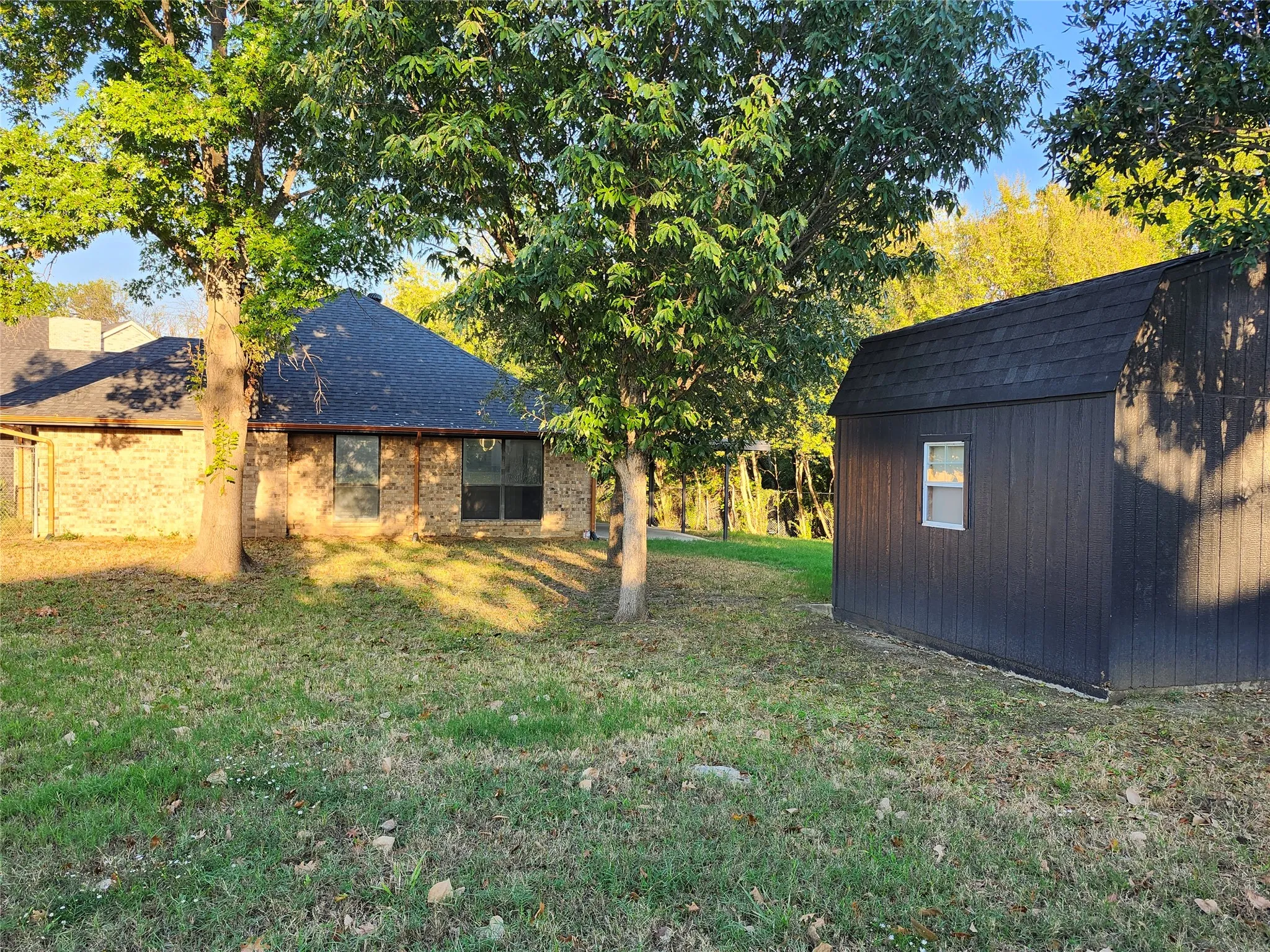 Single Family Residence For Sale in Dallas County , 1502 Knob Hill Drive, Garland, Texas 75043, 3 Bedroom, 2 Bathroom, 2 Garage spaces, 1,914 Sqft, built in 1985, Preowned, mls#21128121, Real Estate Agent in Garland, Homes For Sale in Dallas county, Homes For Sale in Garland, Realtor in Garland Texas, Real Estate Brokerage Independent Realty Texas, Luminita Cordes Realtor