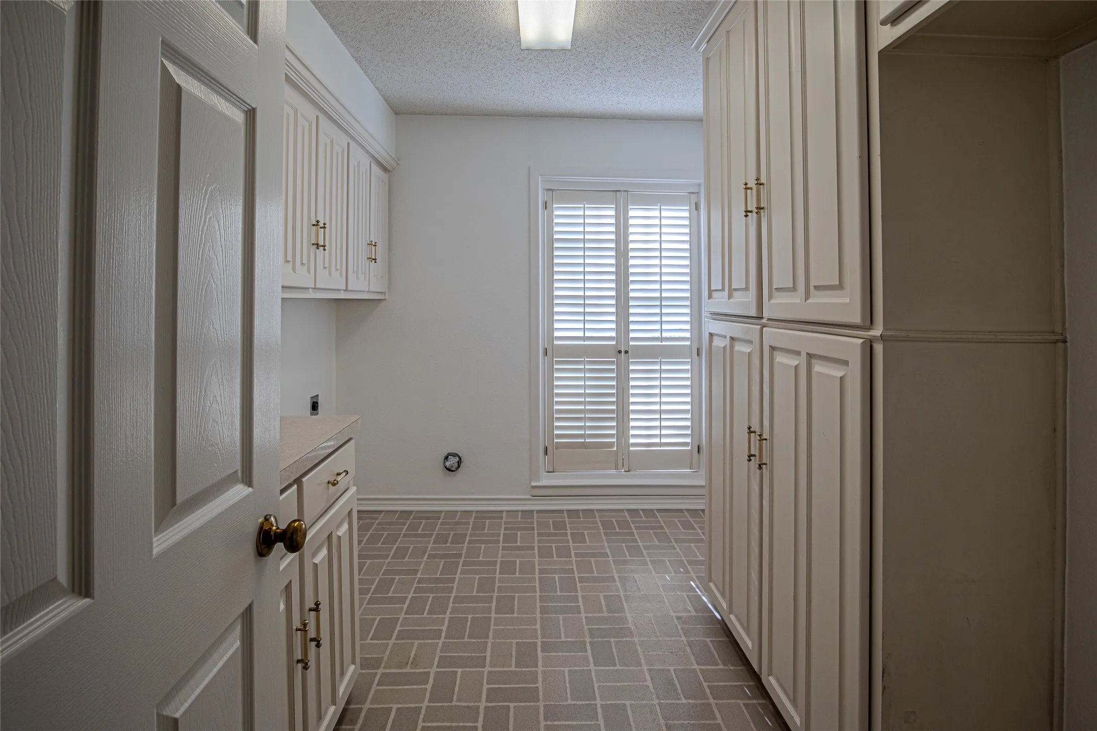 Single Family Residence For Sale in Dallas County , 9310 Merritt Road, Rowlett, Texas 75089, 3 Bedroom, 4 Bathroom, Garage spaces, 3,504 Sqft, built in 1963, Preowned, mls#21127329, Real Estate Agent in Rowlett, Homes For Sale in Dallas county, Homes For Sale in Rowlett, Realtor in Rowlett Texas, Real Estate Brokerage Independent Realty Texas, Luminita Cordes Realtor