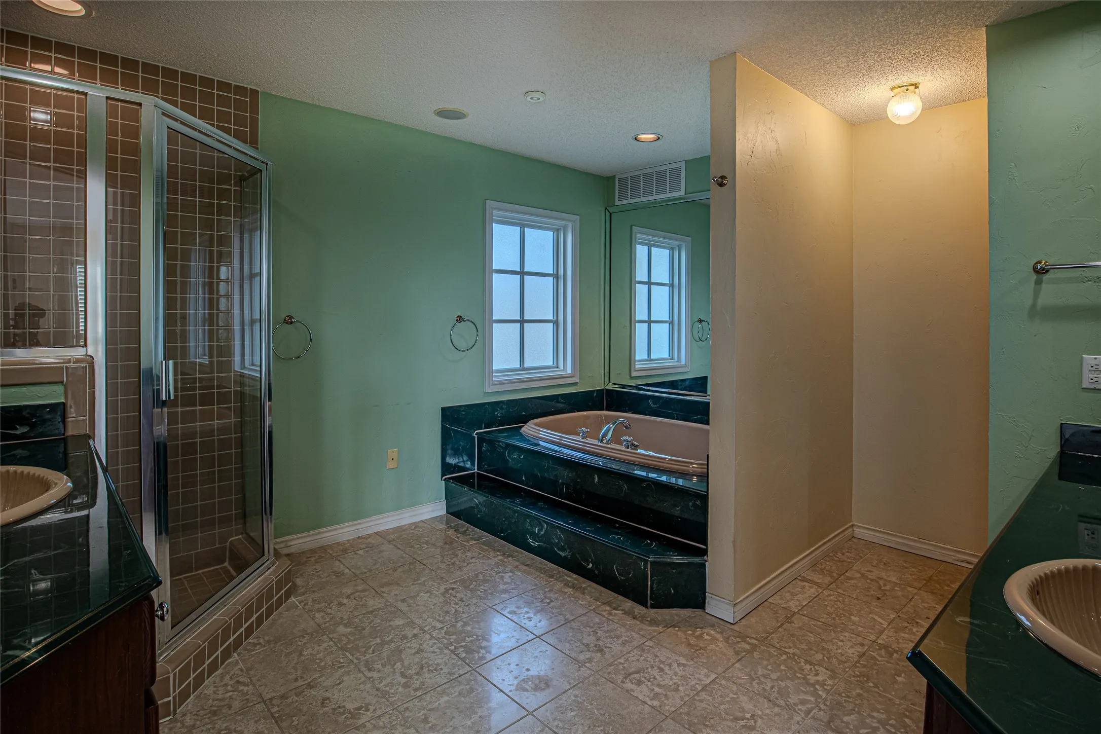 Single Family Residence For Sale in Dallas County , 9310 Merritt Road, Rowlett, Texas 75089, 3 Bedroom, 4 Bathroom, Garage spaces, 3,504 Sqft, built in 1963, Preowned, mls#21127329, Real Estate Agent in Rowlett, Homes For Sale in Dallas county, Homes For Sale in Rowlett, Realtor in Rowlett Texas, Real Estate Brokerage Independent Realty Texas, Luminita Cordes Realtor