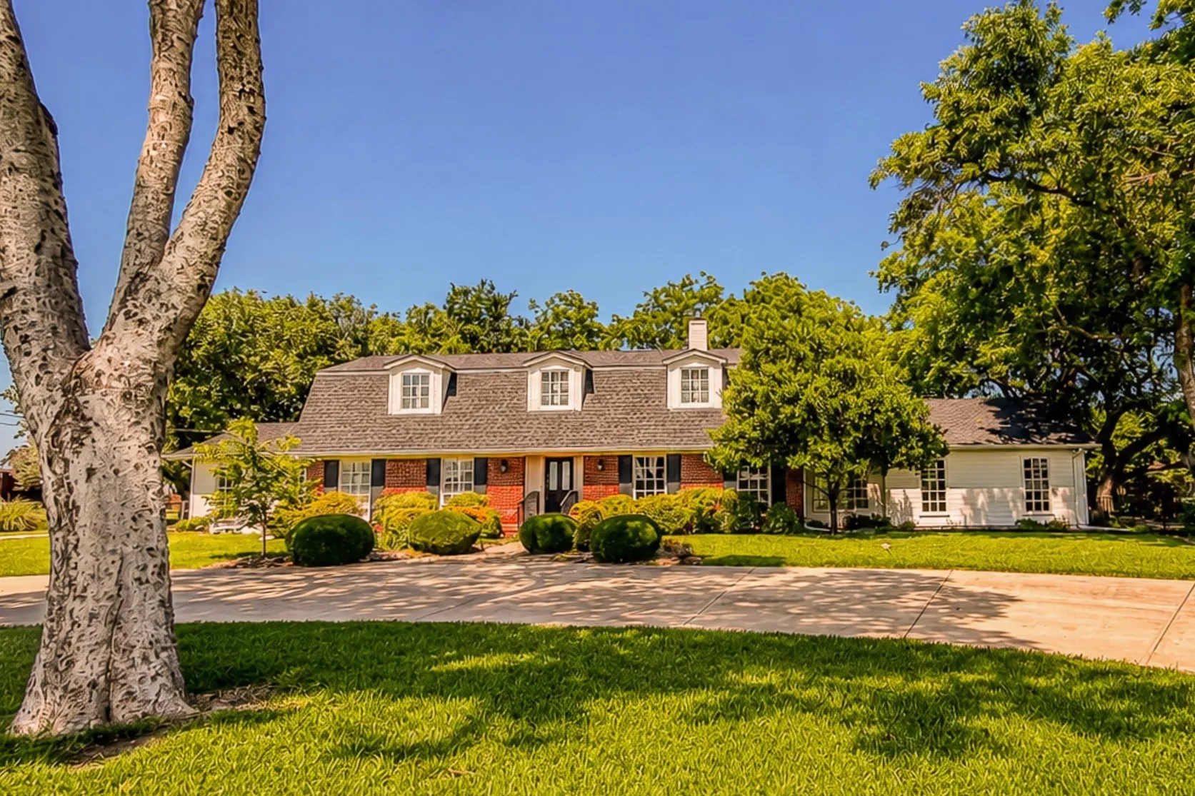 Single Family Residence For Sale in Dallas County , 9310 Merritt Road, Rowlett, Texas 75089, 3 Bedroom, 4 Bathroom, Garage spaces, 3,504 Sqft, built in 1963, Preowned, mls#21127329, Real Estate Agent in Rowlett, Homes For Sale in Dallas county, Homes For Sale in Rowlett, Realtor in Rowlett Texas, Real Estate Brokerage Independent Realty Texas, Luminita Cordes Realtor