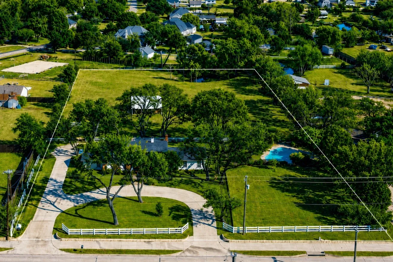 Single Family Residence For Sale in Dallas County , 9310 Merritt Road, Rowlett, Texas 75089, 3 Bedroom, 4 Bathroom, Garage spaces, 3,504 Sqft, built in 1963, Preowned, mls#21127329, Real Estate Agent in Rowlett, Homes For Sale in Dallas county, Homes For Sale in Rowlett, Realtor in Rowlett Texas, Real Estate Brokerage Independent Realty Texas, Luminita Cordes Realtor