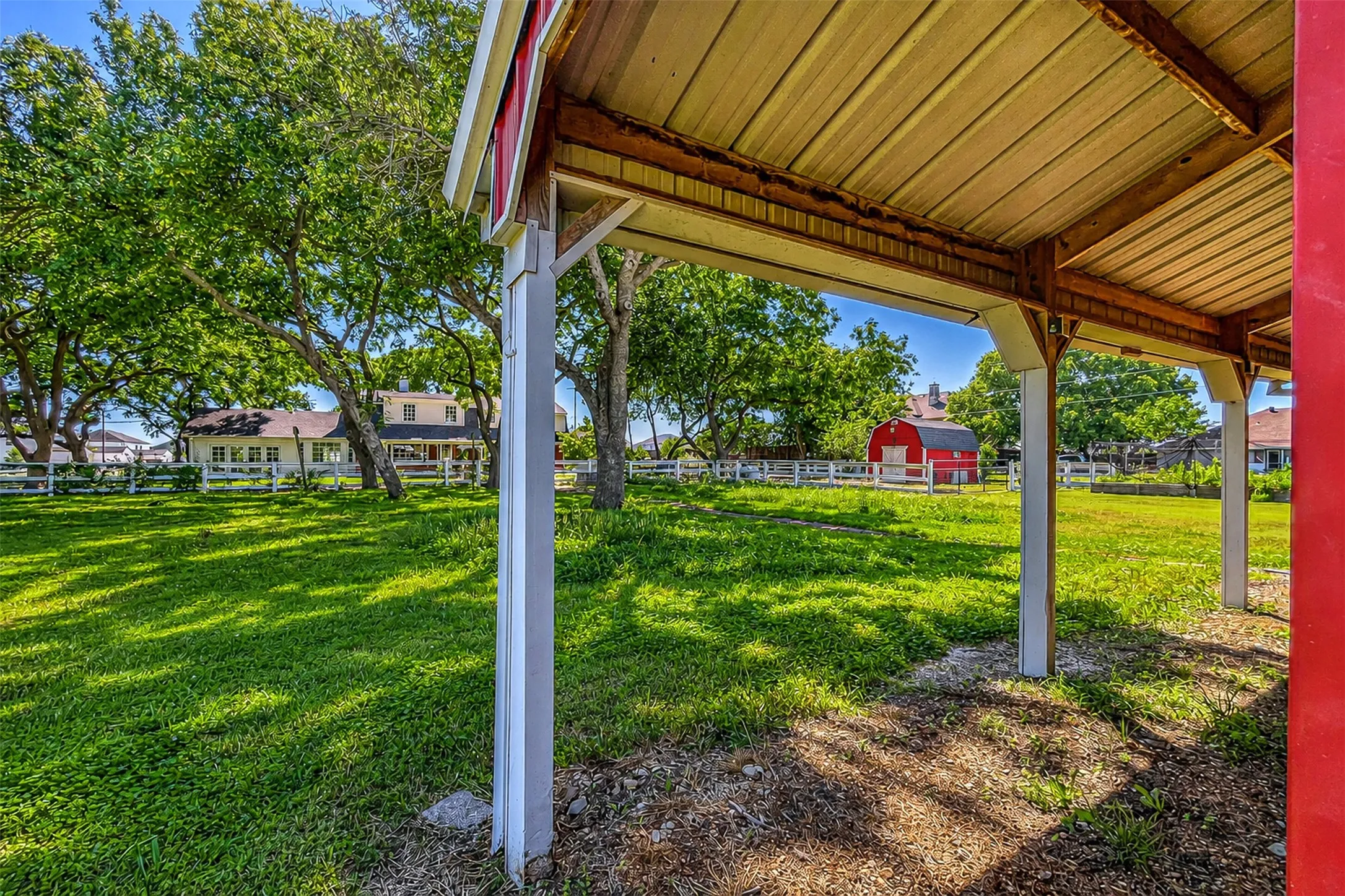 Single Family Residence For Sale in Dallas County , 9310 Merritt Road, Rowlett, Texas 75089, 3 Bedroom, 4 Bathroom, Garage spaces, 3,504 Sqft, built in 1963, Preowned, mls#21127329, Real Estate Agent in Rowlett, Homes For Sale in Dallas county, Homes For Sale in Rowlett, Realtor in Rowlett Texas, Real Estate Brokerage Independent Realty Texas, Luminita Cordes Realtor