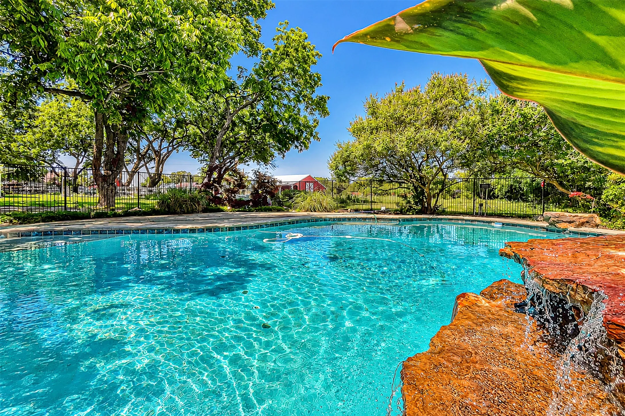Single Family Residence For Sale in Dallas County , 9310 Merritt Road, Rowlett, Texas 75089, 3 Bedroom, 4 Bathroom, Garage spaces, 3,504 Sqft, built in 1963, Preowned, mls#21127329, Real Estate Agent in Rowlett, Homes For Sale in Dallas county, Homes For Sale in Rowlett, Realtor in Rowlett Texas, Real Estate Brokerage Independent Realty Texas, Luminita Cordes Realtor