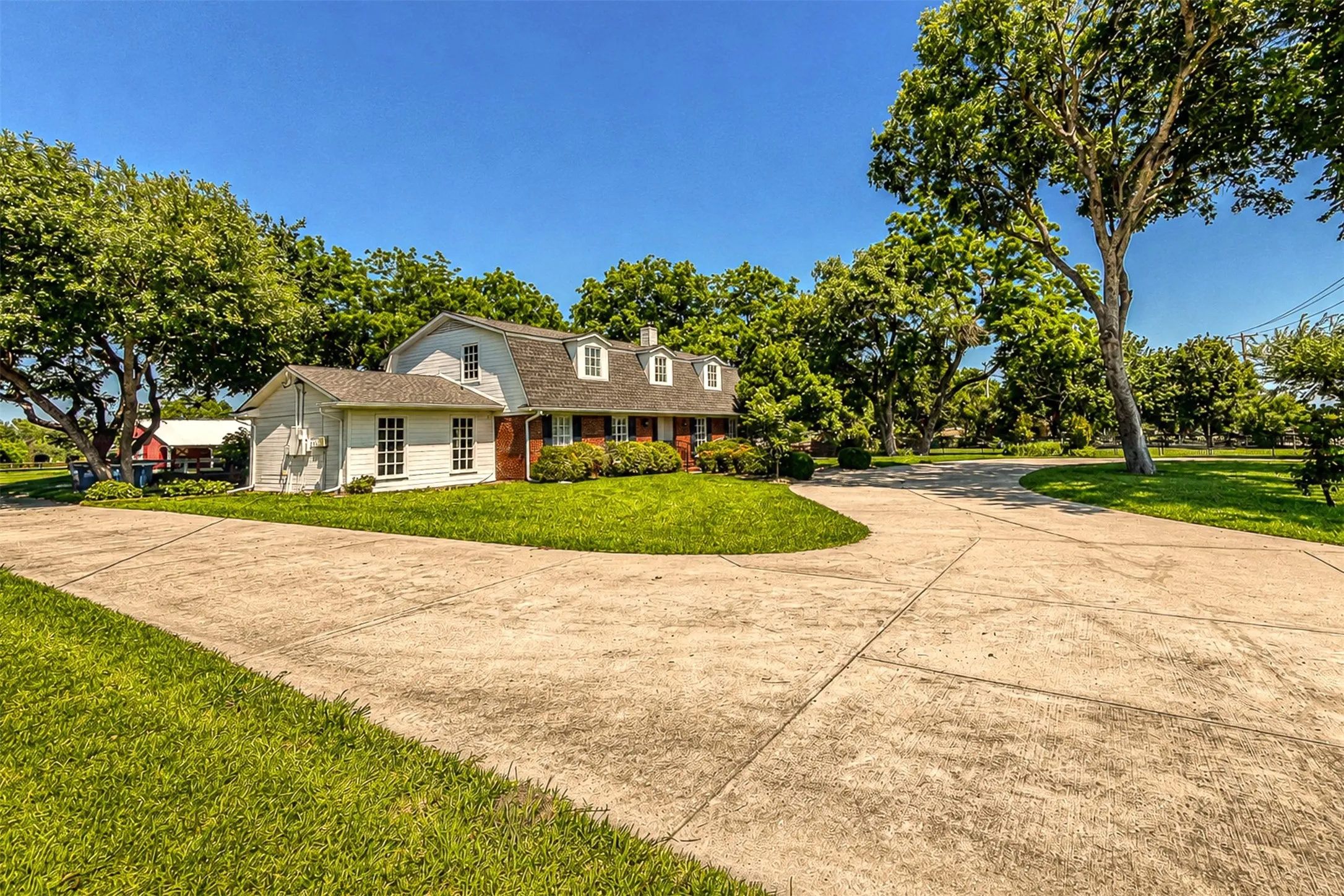 Single Family Residence For Sale in Dallas County , 9310 Merritt Road, Rowlett, Texas 75089, 3 Bedroom, 4 Bathroom, Garage spaces, 3,504 Sqft, built in 1963, Preowned, mls#21127329, Real Estate Agent in Rowlett, Homes For Sale in Dallas county, Homes For Sale in Rowlett, Realtor in Rowlett Texas, Real Estate Brokerage Independent Realty Texas, Luminita Cordes Realtor