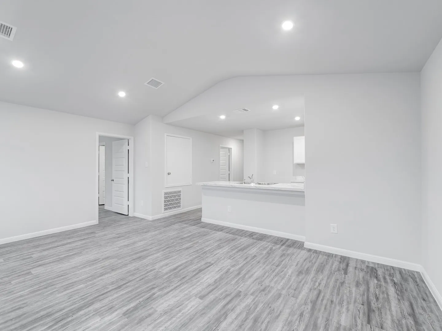 Single Family Residence For Sale in Hill County , 513 Don Lane, Itasca, Texas 76055, 4 Bedroom, 2 Bathroom, 1 Garage spaces, 1,401 Sqft, built in 2025, New Construction - Incomplete, mls#21129964, Real Estate Agent in Itasca, Homes For Sale in Hill county, Homes For Sale in Itasca, Realtor in Itasca Texas, Real Estate Brokerage Independent Realty Texas, Luminita Cordes Realtor