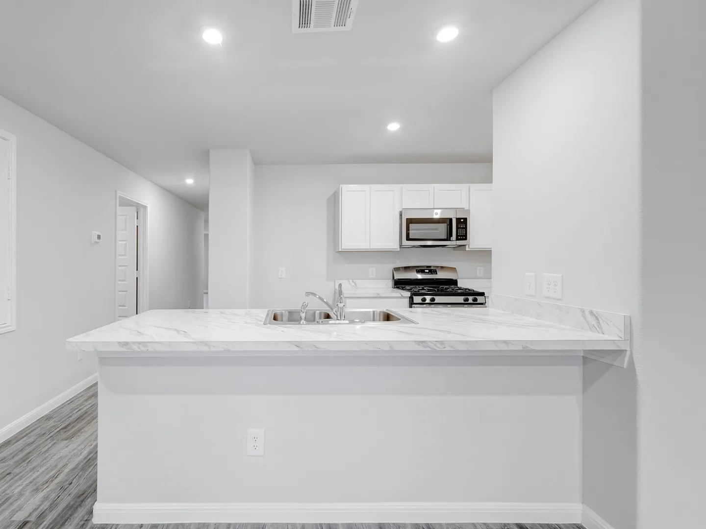 Single Family Residence For Sale in Hill County , 513 Don Lane, Itasca, Texas 76055, 4 Bedroom, 2 Bathroom, 1 Garage spaces, 1,401 Sqft, built in 2025, New Construction - Incomplete, mls#21129964, Real Estate Agent in Itasca, Homes For Sale in Hill county, Homes For Sale in Itasca, Realtor in Itasca Texas, Real Estate Brokerage Independent Realty Texas, Luminita Cordes Realtor
