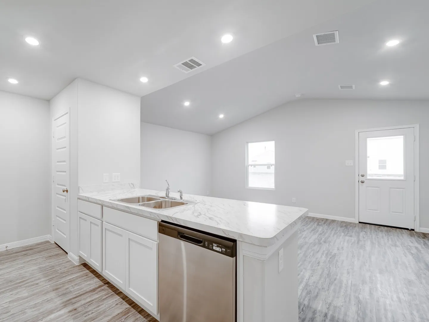 Single Family Residence For Sale in Hill County , 513 Don Lane, Itasca, Texas 76055, 4 Bedroom, 2 Bathroom, 1 Garage spaces, 1,401 Sqft, built in 2025, New Construction - Incomplete, mls#21129964, Real Estate Agent in Itasca, Homes For Sale in Hill county, Homes For Sale in Itasca, Realtor in Itasca Texas, Real Estate Brokerage Independent Realty Texas, Luminita Cordes Realtor