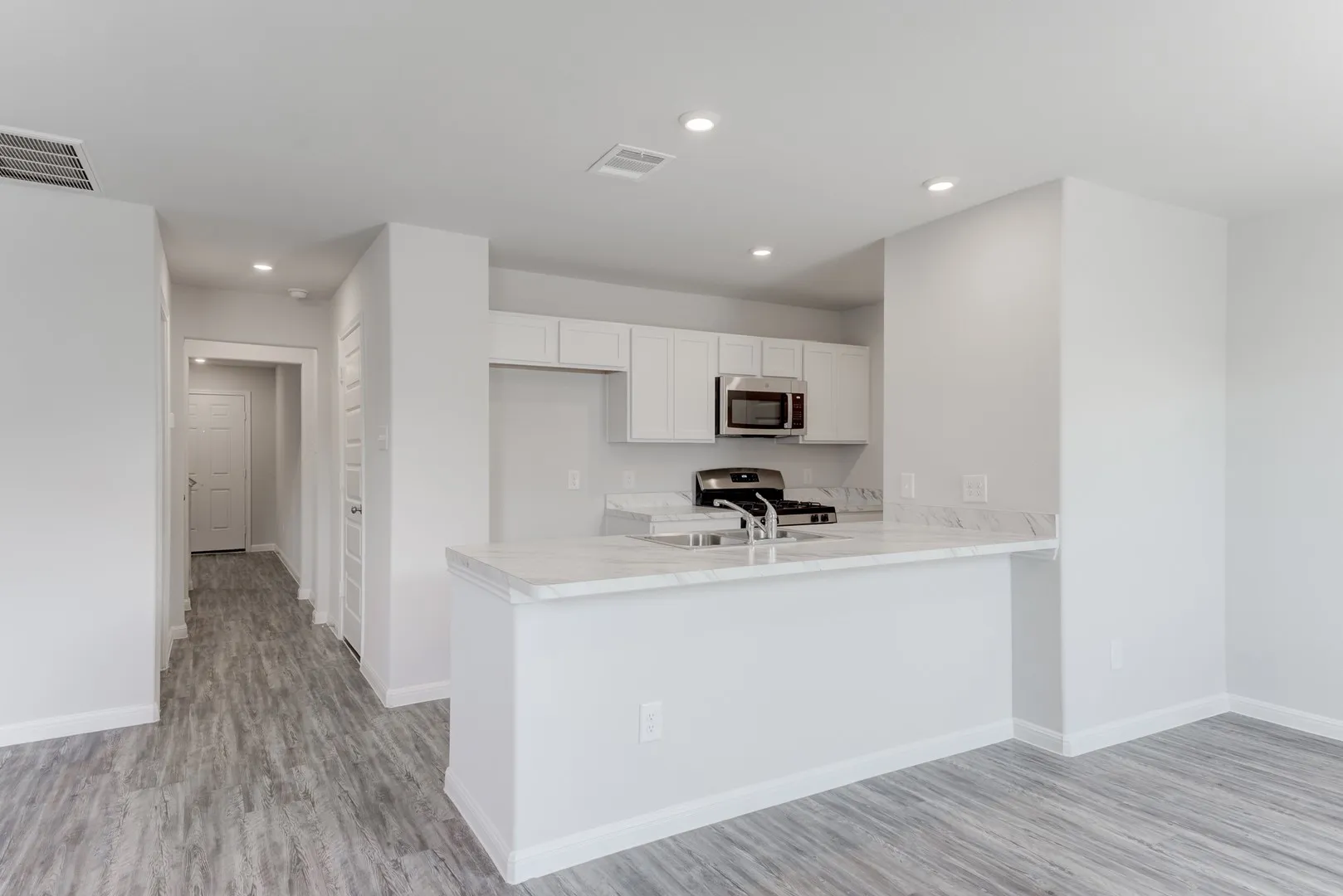 Single Family Residence For Sale in Hill County , 513 Don Lane, Itasca, Texas 76055, 4 Bedroom, 2 Bathroom, 1 Garage spaces, 1,401 Sqft, built in 2025, New Construction - Incomplete, mls#21129964, Real Estate Agent in Itasca, Homes For Sale in Hill county, Homes For Sale in Itasca, Realtor in Itasca Texas, Real Estate Brokerage Independent Realty Texas, Luminita Cordes Realtor