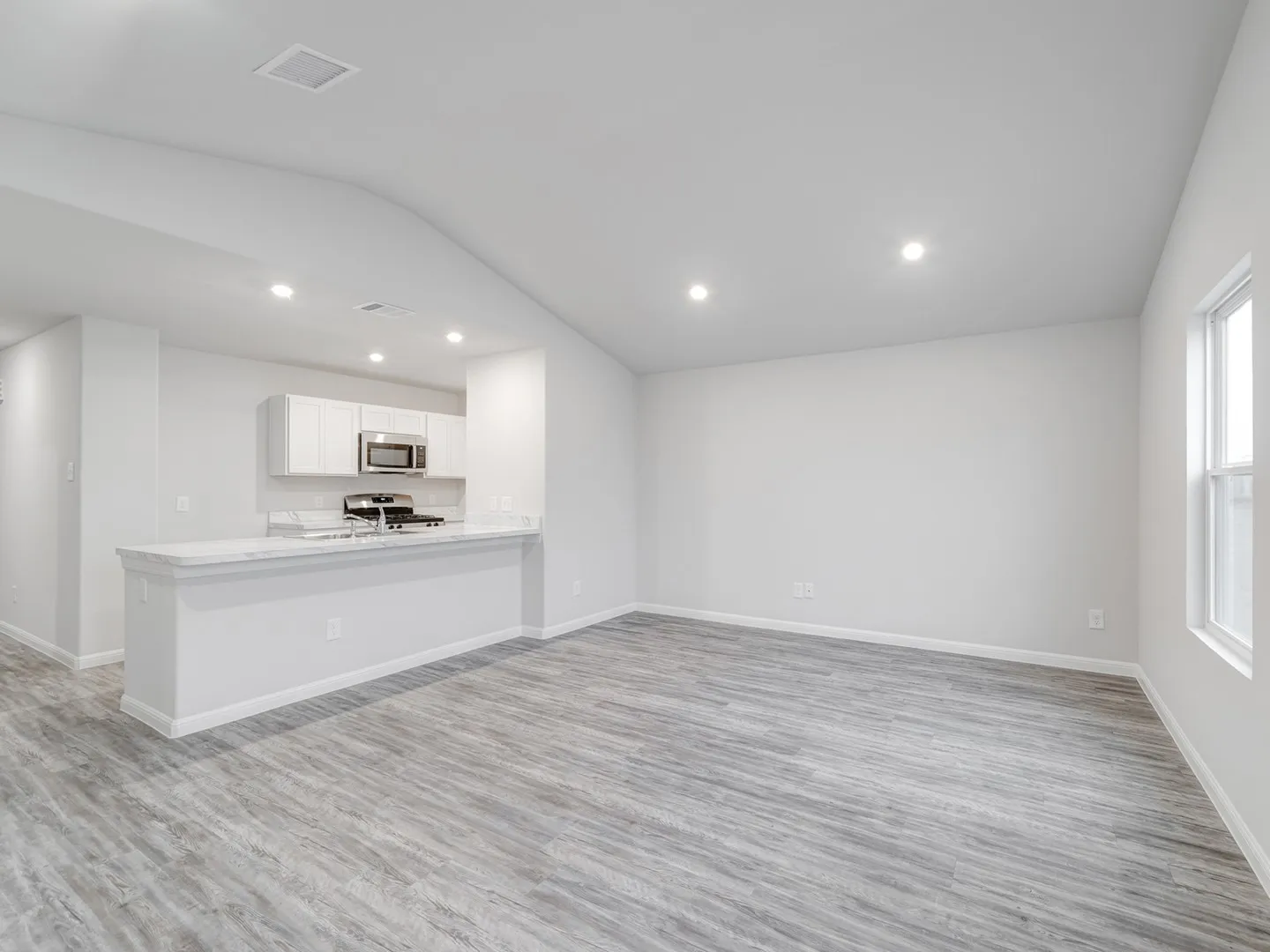 Single Family Residence For Sale in Hill County , 513 Don Lane, Itasca, Texas 76055, 4 Bedroom, 2 Bathroom, 1 Garage spaces, 1,401 Sqft, built in 2025, New Construction - Incomplete, mls#21129964, Real Estate Agent in Itasca, Homes For Sale in Hill county, Homes For Sale in Itasca, Realtor in Itasca Texas, Real Estate Brokerage Independent Realty Texas, Luminita Cordes Realtor