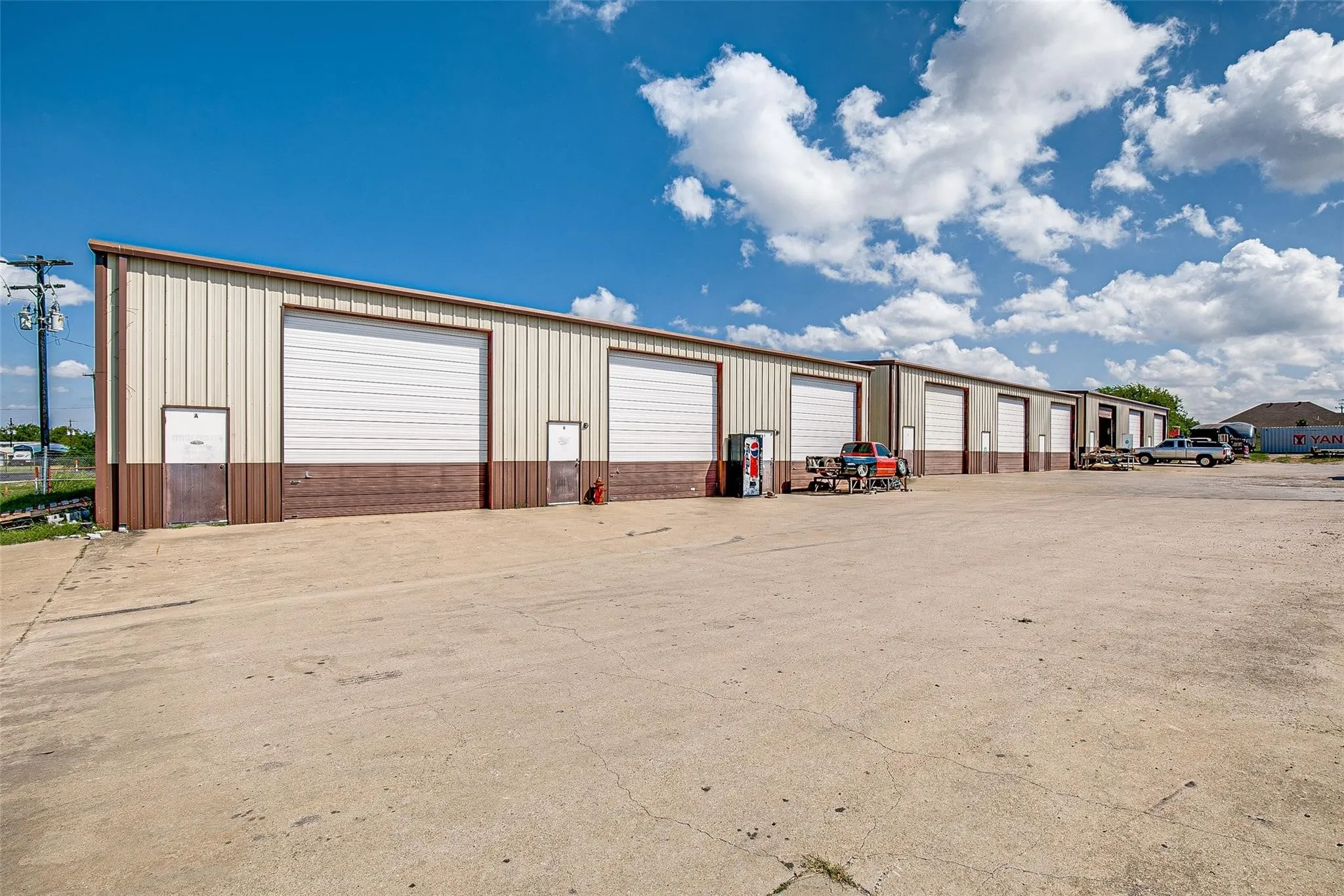Warehouse For Rent in Kaufman County , 14860 State Highway 205 C, Terrell, Texas 75160, 0, 0, Garage spaces, 0 Sqft, built in 2005, Preowned, mls#21129972, Real Estate Agent in Terrell, Homes For Rent in Kaufman county, Homes For Rent in Terrell, Realtor in Terrell Texas, Real Estate Brokerage Independent Realty Texas, Luminita Cordes Realtor