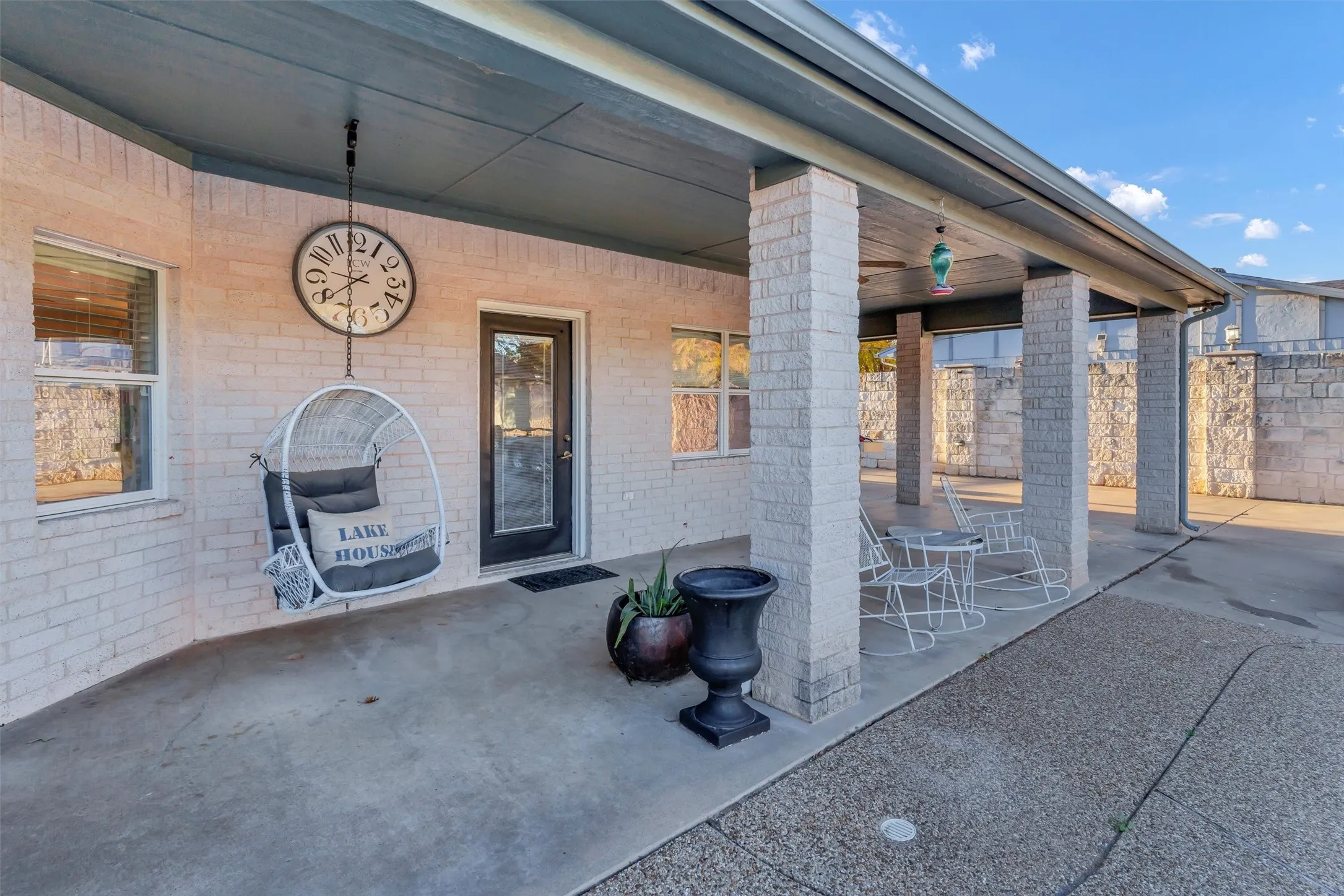 Single Family Residence For Sale in Hood County , 2801 Weylene Paseo, Granbury, Texas 76049, 3 Bedroom, 4 Bathroom, 3 Garage spaces, 2,609 Sqft, built in 2006, Preowned, mls#21129412, Real Estate Agent in Granbury, Homes For Sale in Hood county, Homes For Sale in Granbury, Realtor in Granbury Texas, Real Estate Brokerage Independent Realty Texas, Luminita Cordes Realtor