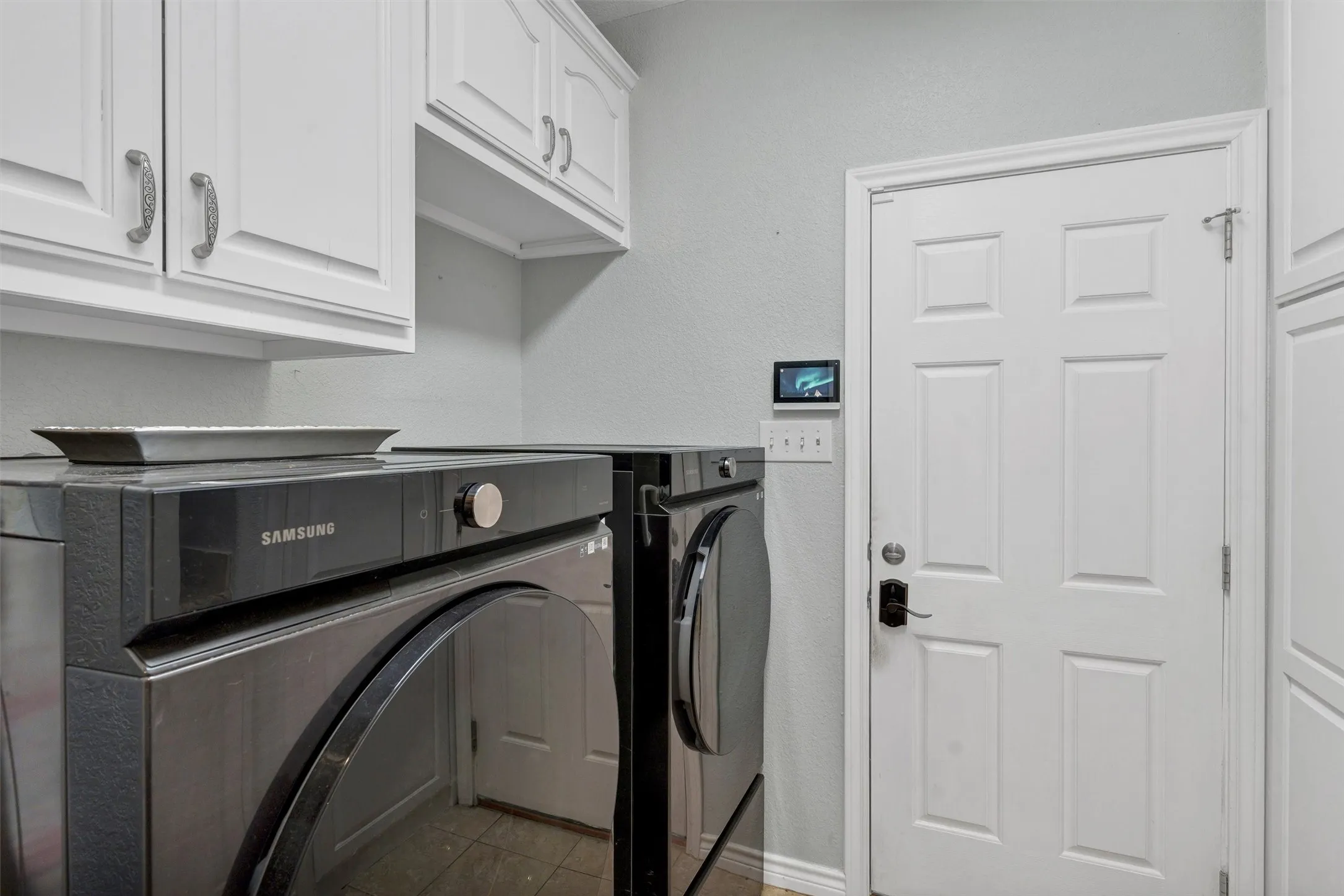 Single Family Residence For Sale in Hood County , 2801 Weylene Paseo, Granbury, Texas 76049, 3 Bedroom, 4 Bathroom, 3 Garage spaces, 2,609 Sqft, built in 2006, Preowned, mls#21129412, Real Estate Agent in Granbury, Homes For Sale in Hood county, Homes For Sale in Granbury, Realtor in Granbury Texas, Real Estate Brokerage Independent Realty Texas, Luminita Cordes Realtor