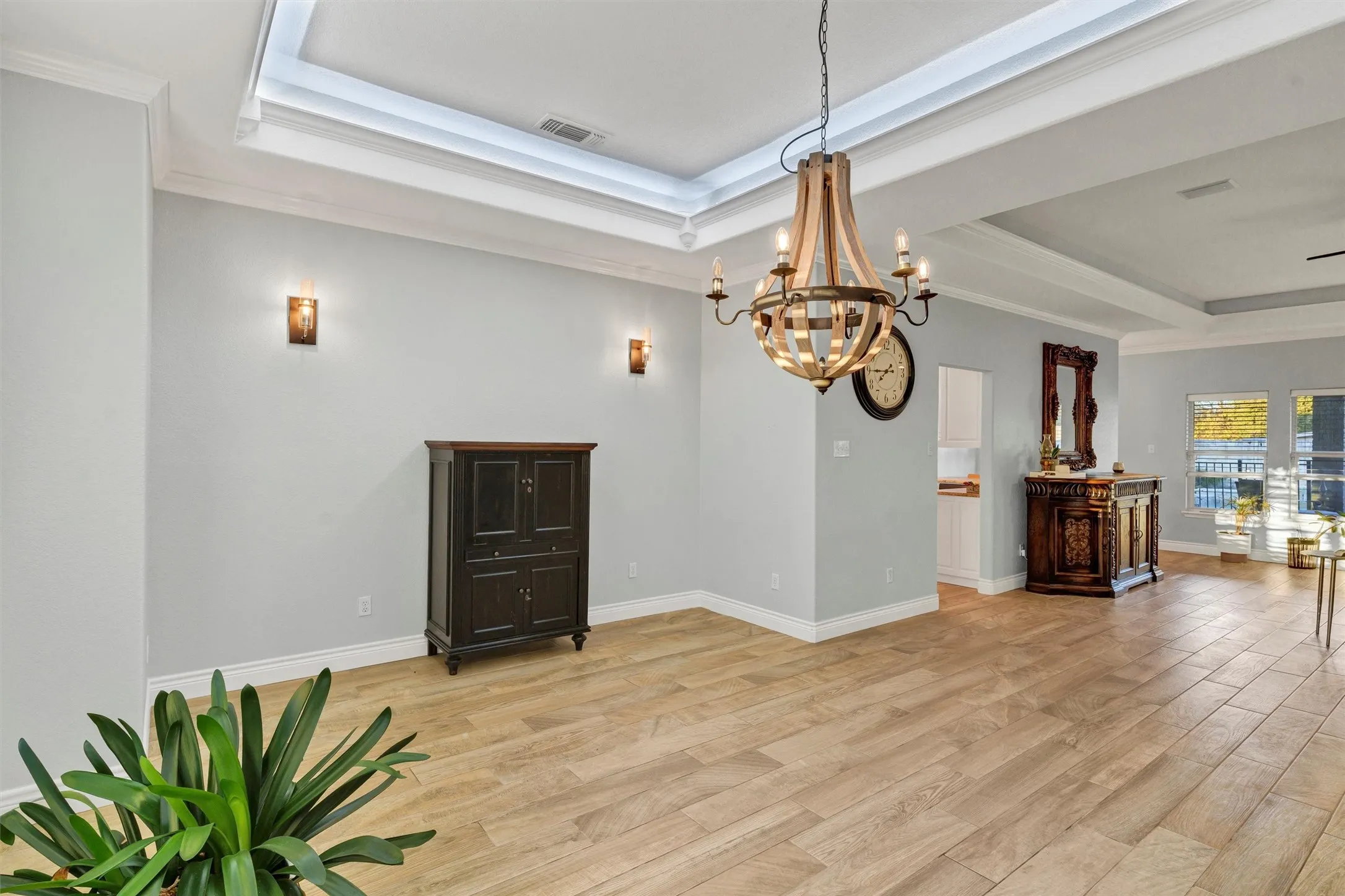 Single Family Residence For Sale in Hood County , 2801 Weylene Paseo, Granbury, Texas 76049, 3 Bedroom, 4 Bathroom, 3 Garage spaces, 2,609 Sqft, built in 2006, Preowned, mls#21129412, Real Estate Agent in Granbury, Homes For Sale in Hood county, Homes For Sale in Granbury, Realtor in Granbury Texas, Real Estate Brokerage Independent Realty Texas, Luminita Cordes Realtor